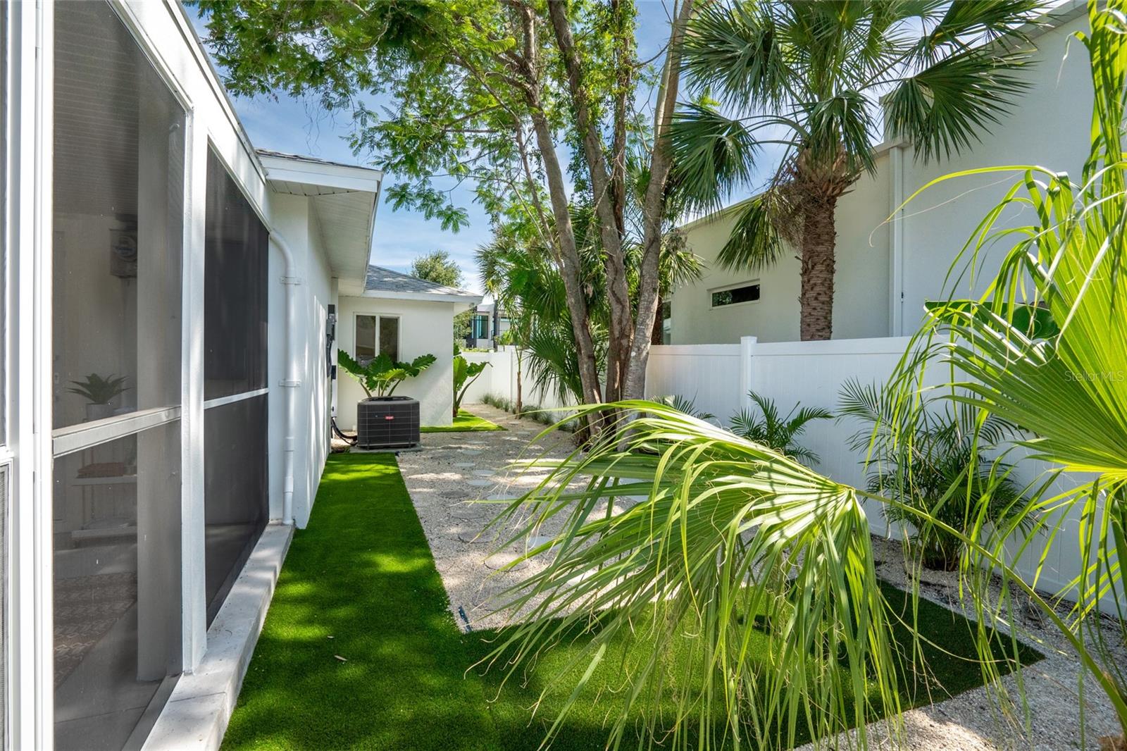 Image 37 of 40 For 2189 Hillview Street