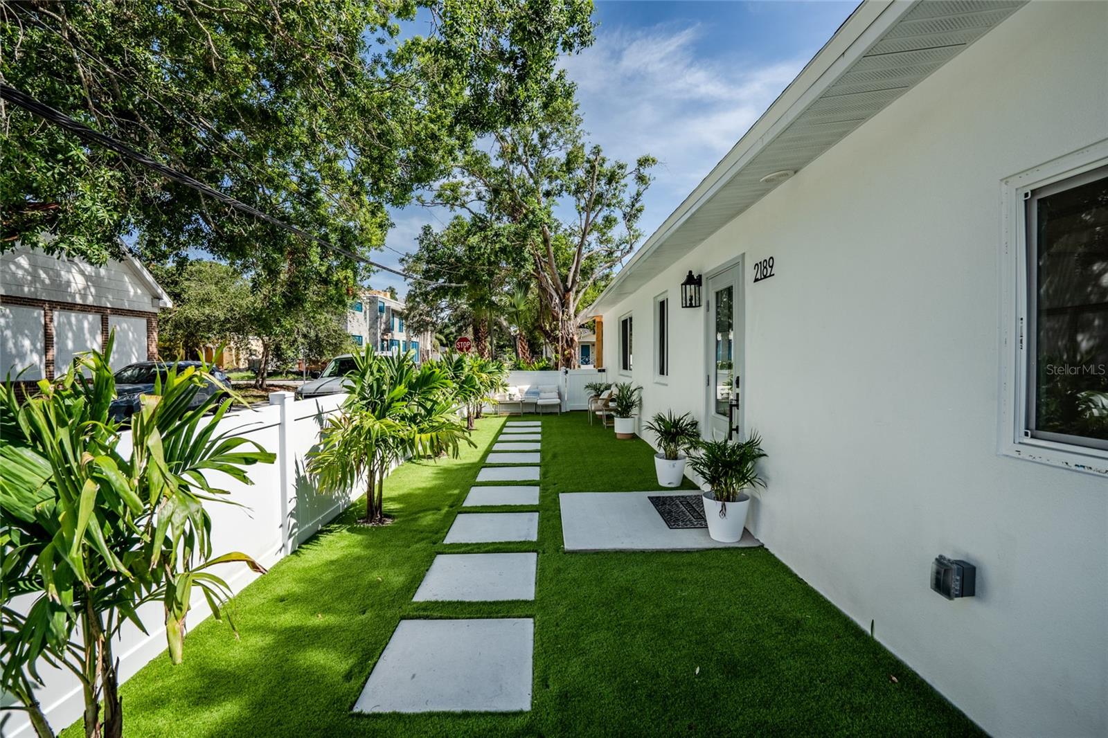 Image 6 of 40 For 2189 Hillview Street