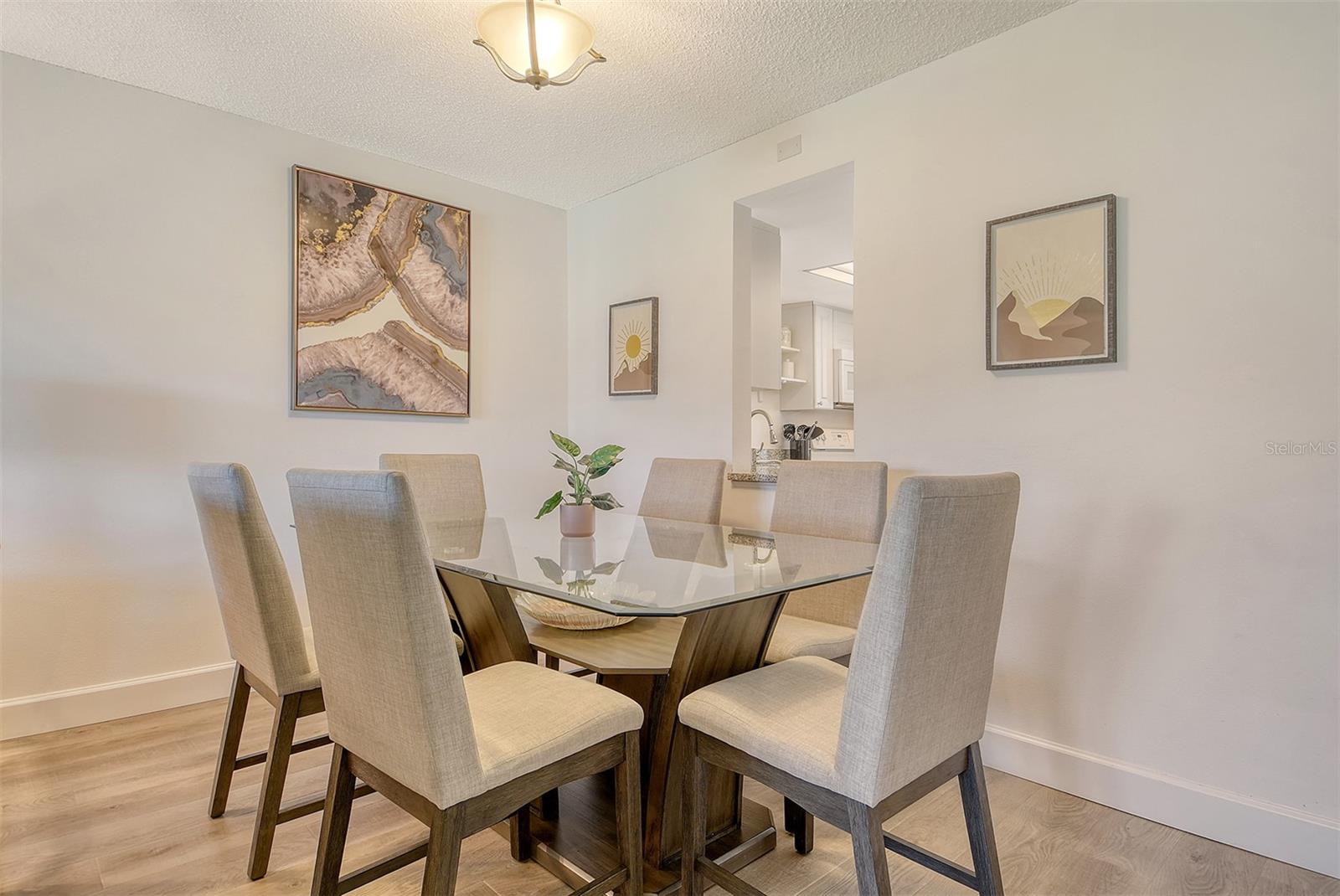 Image 16 of 94 For 4380 Exeter Drive 204
