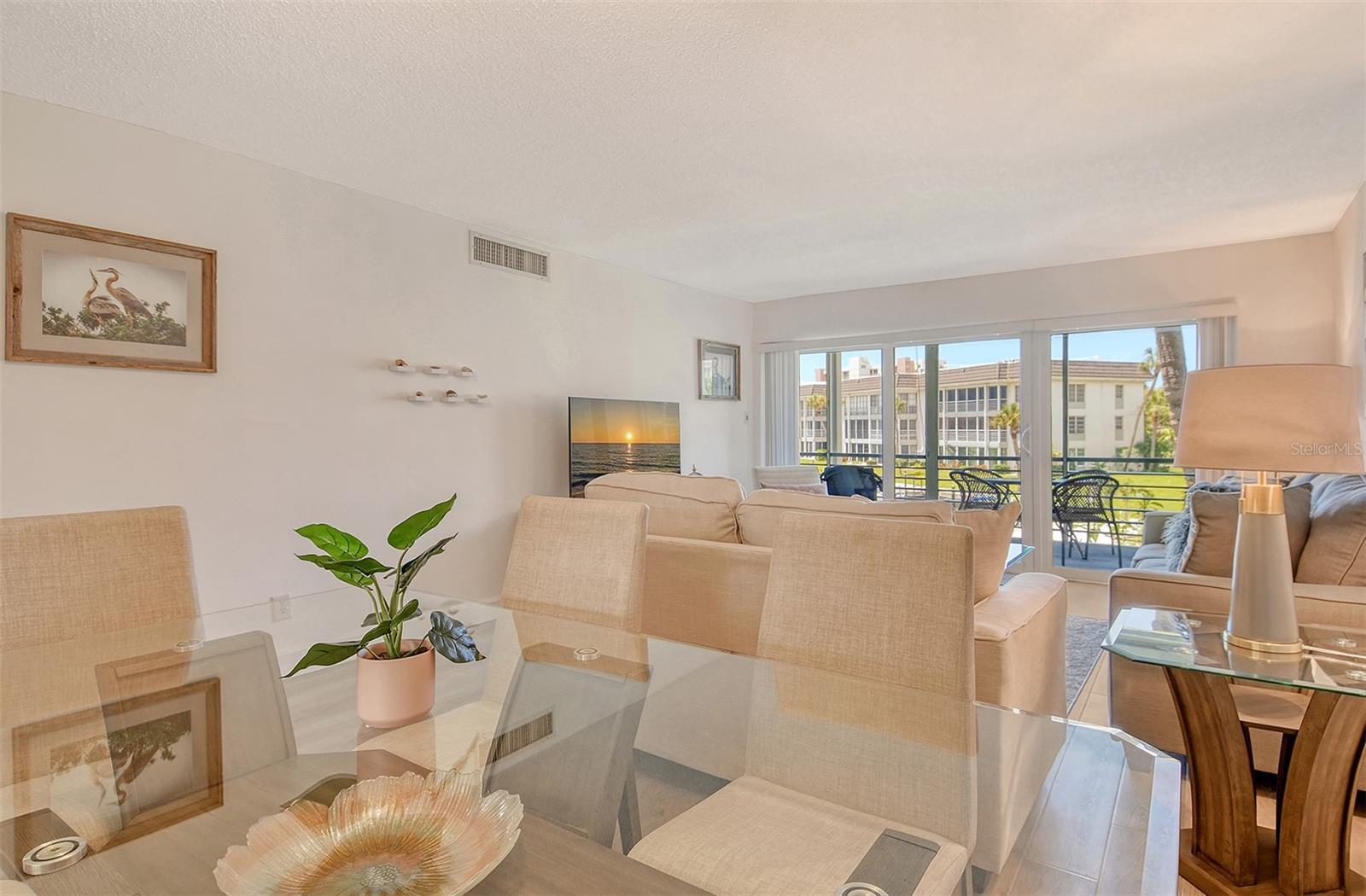 Image 17 of 94 For 4380 Exeter Drive 204