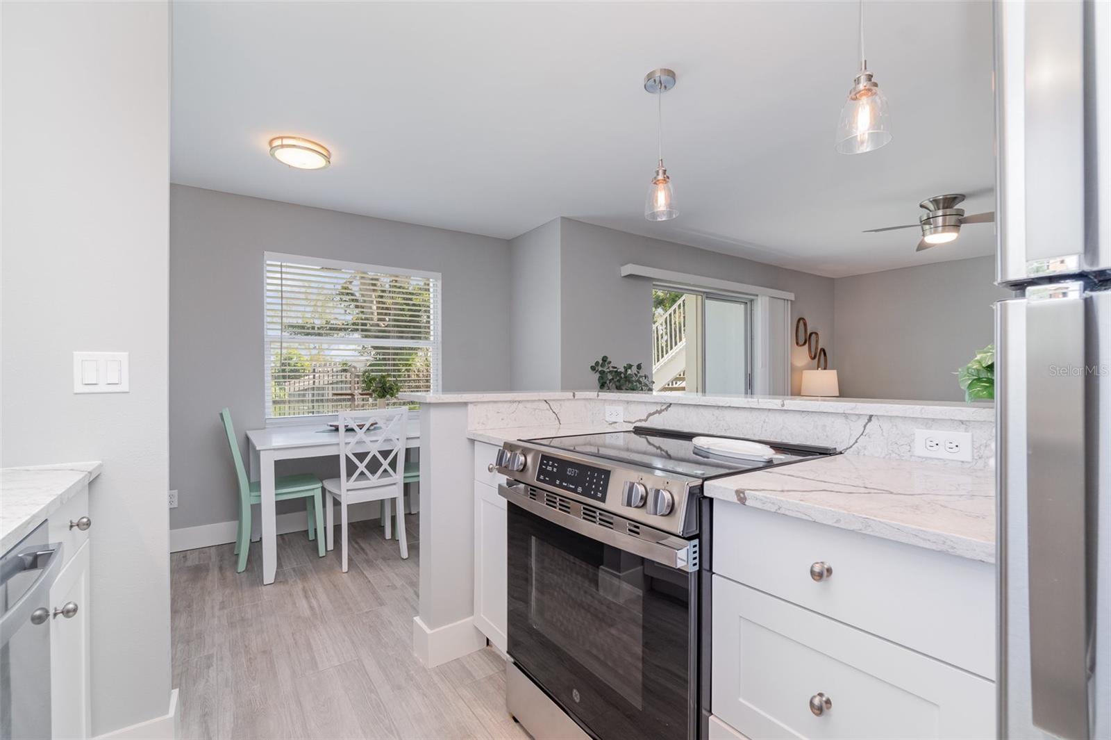 Image 10 of 32 For 522 Pine Avenue 8b