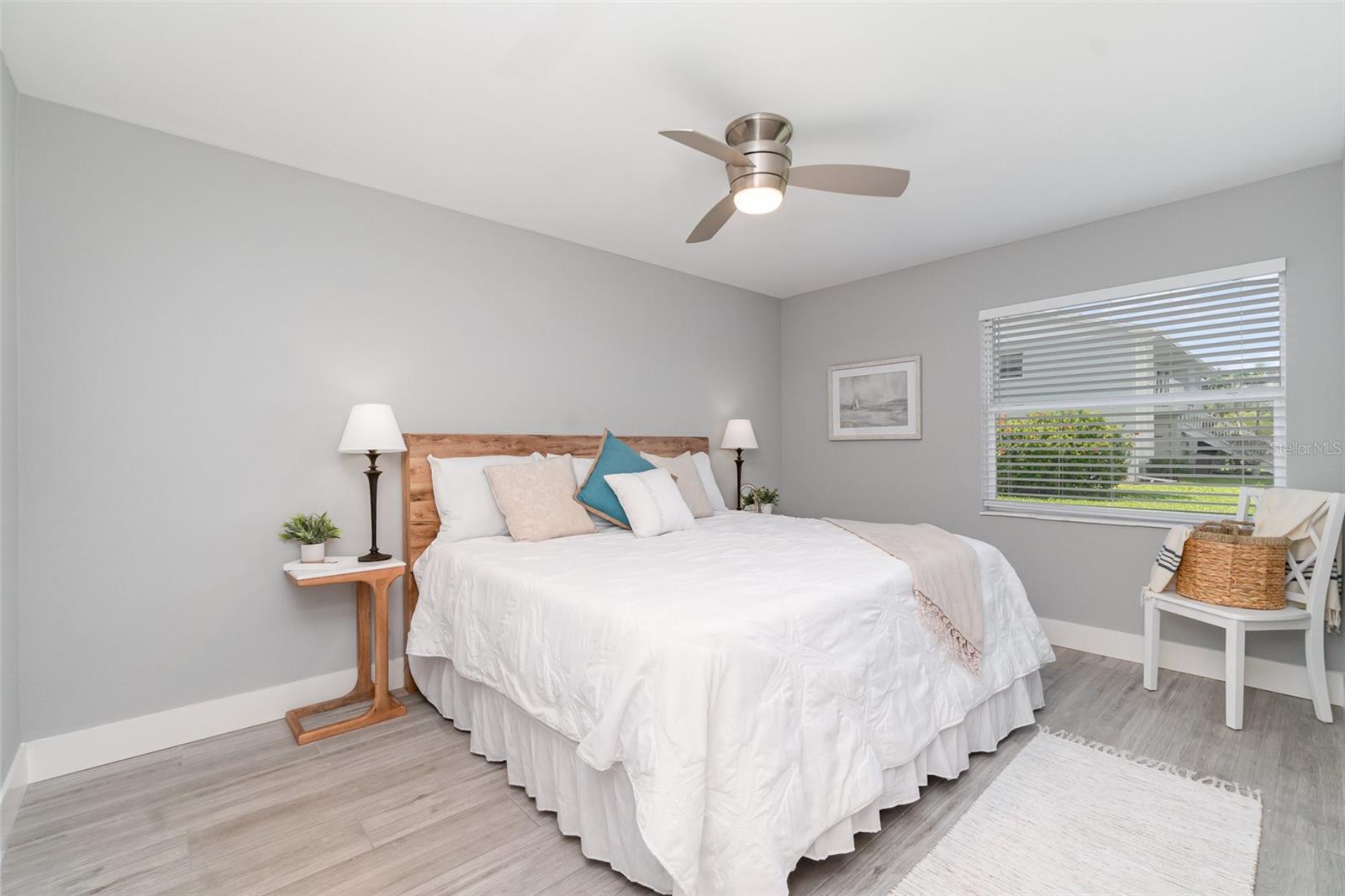 Image 11 of 32 For 522 Pine Avenue 8b