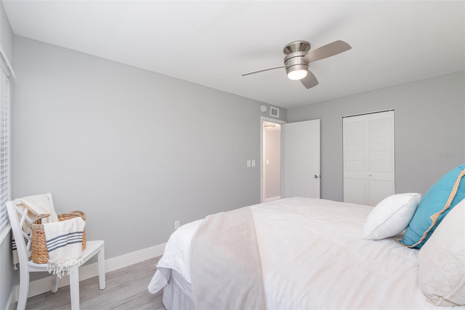 Image 12 of 32 For 522 Pine Avenue 8b