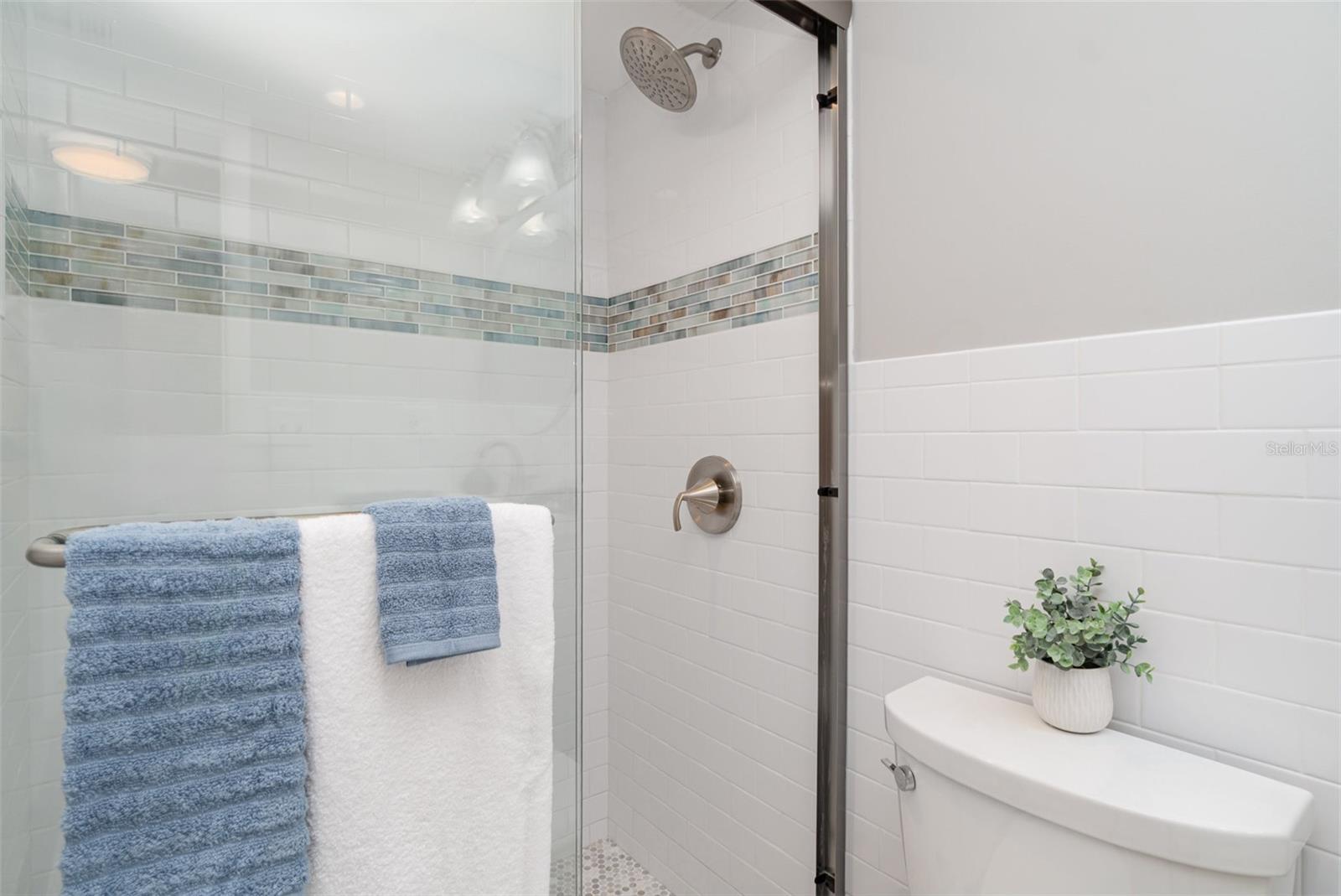Image 14 of 32 For 522 Pine Avenue 8b