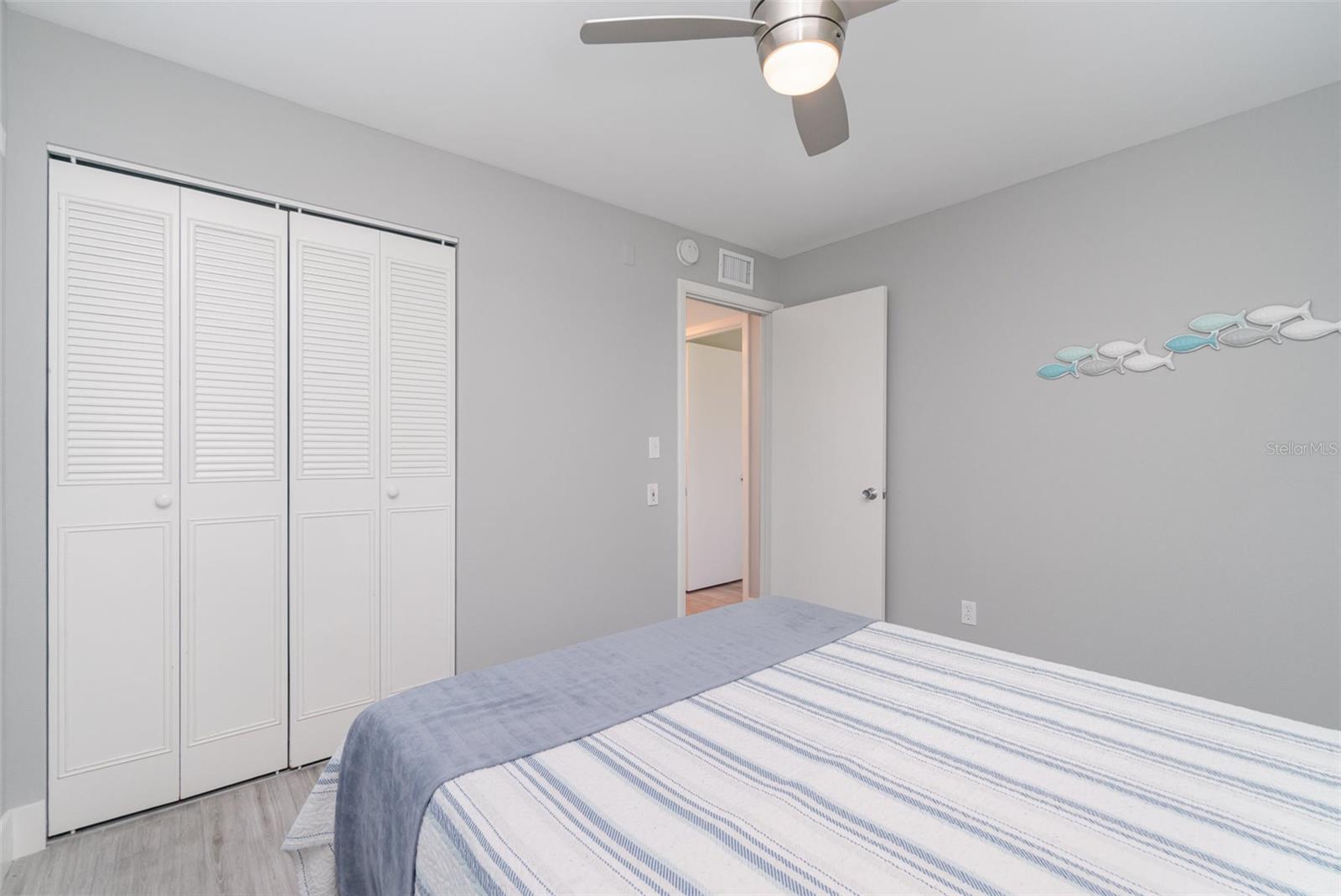 Image 16 of 32 For 522 Pine Avenue 8b