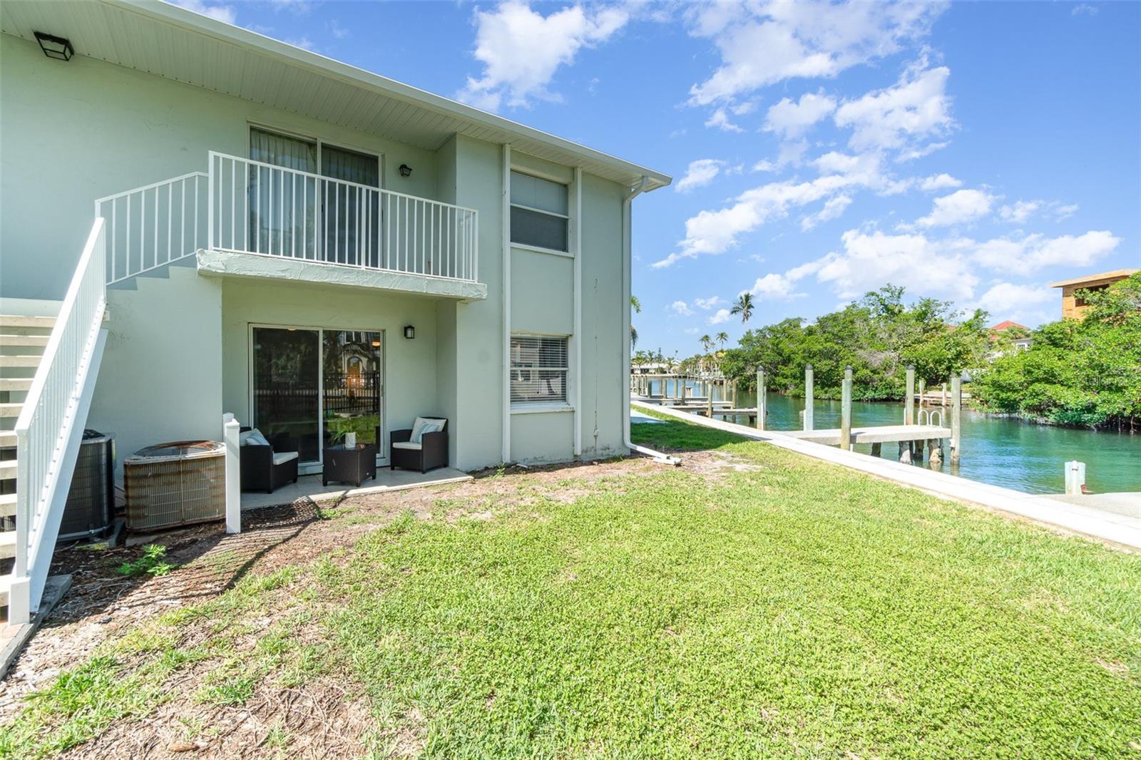 Image 20 of 32 For 522 Pine Avenue 8b