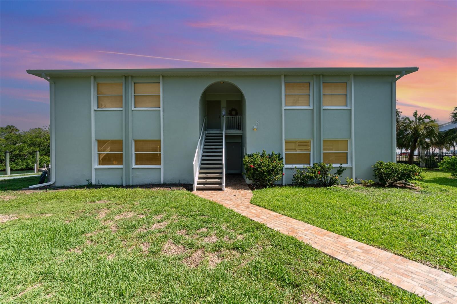 Image 31 of 32 For 522 Pine Avenue 8b
