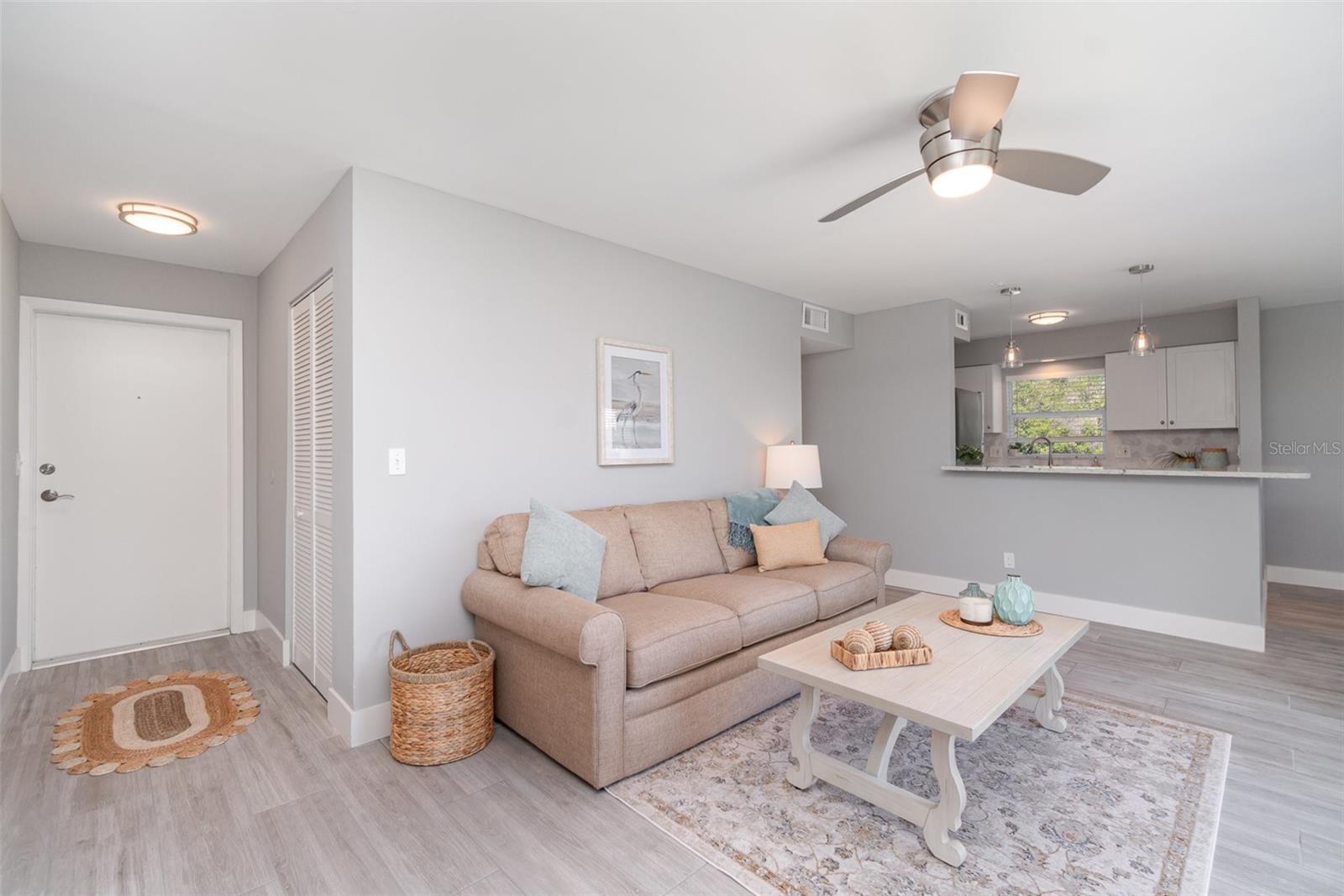 Image 4 of 32 For 522 Pine Avenue 8b