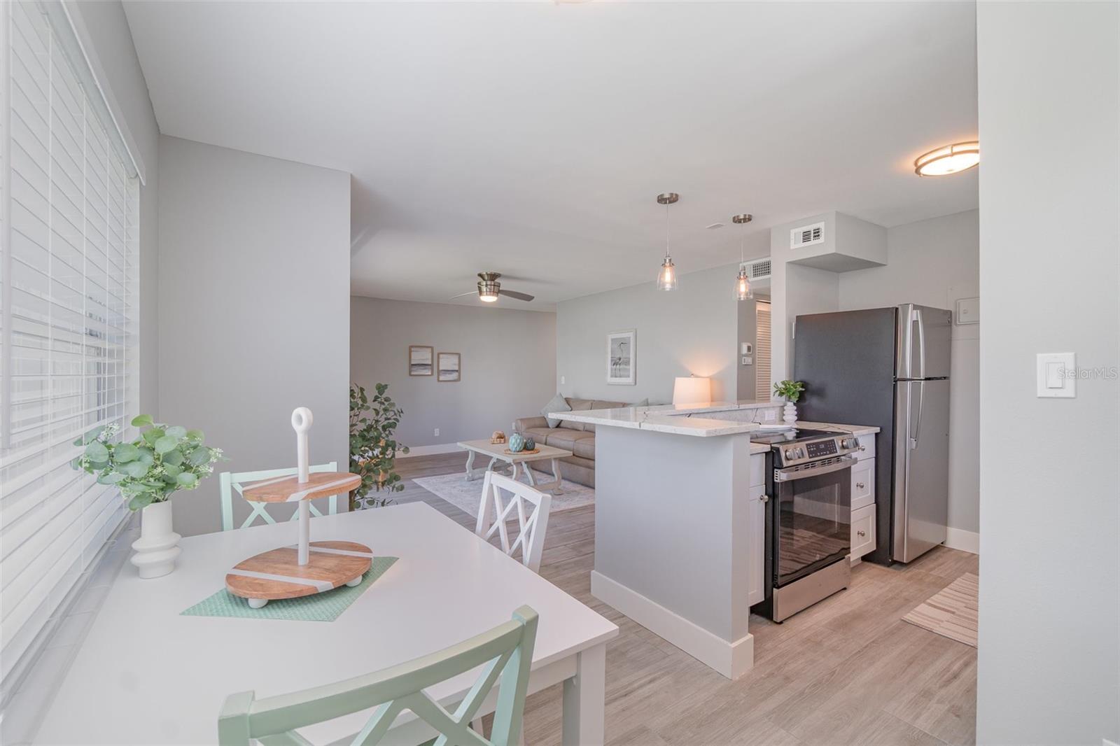 Image 6 of 32 For 522 Pine Avenue 8b