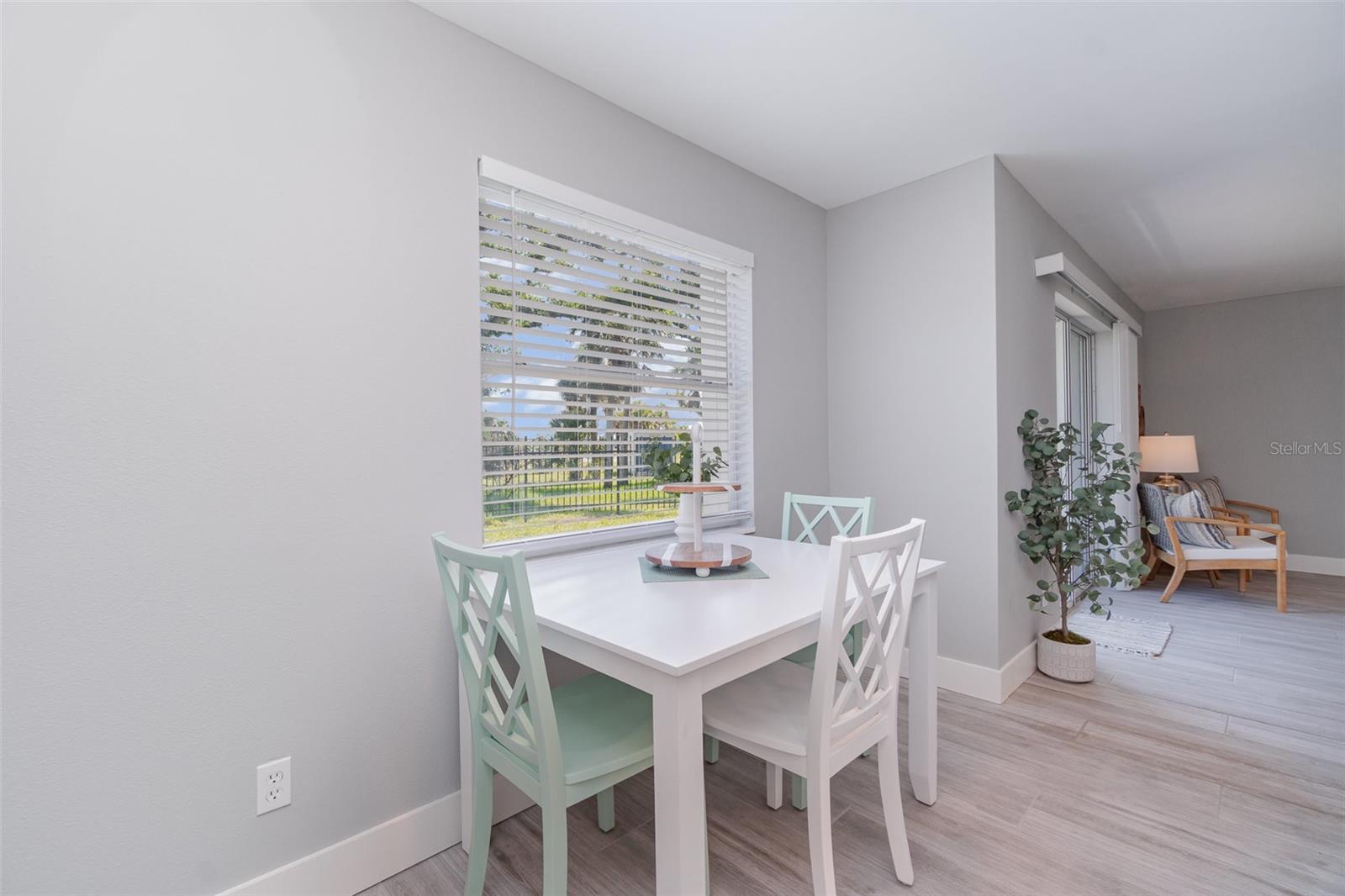 Image 7 of 32 For 522 Pine Avenue 8b