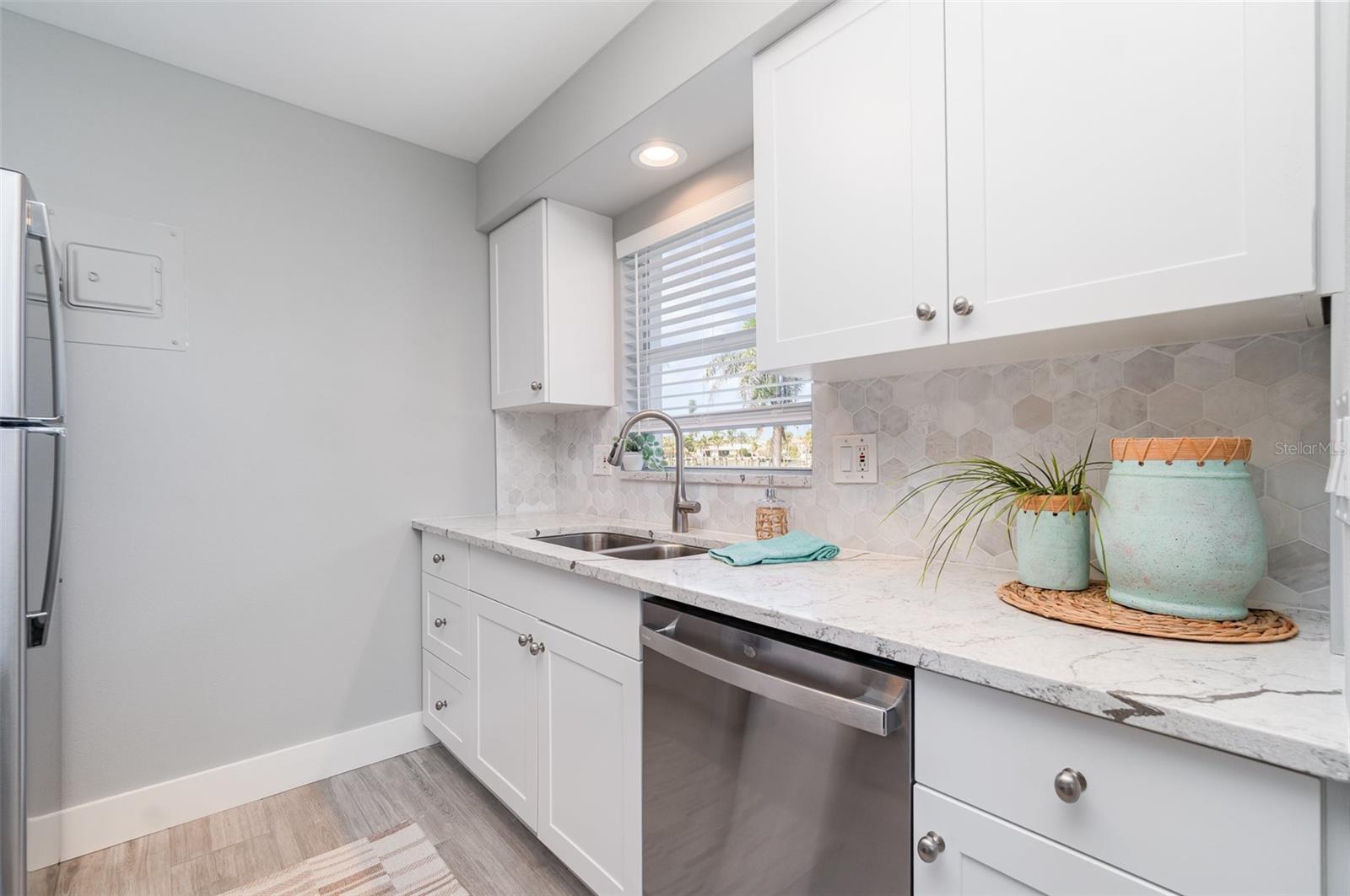 Image 8 of 32 For 522 Pine Avenue 8b