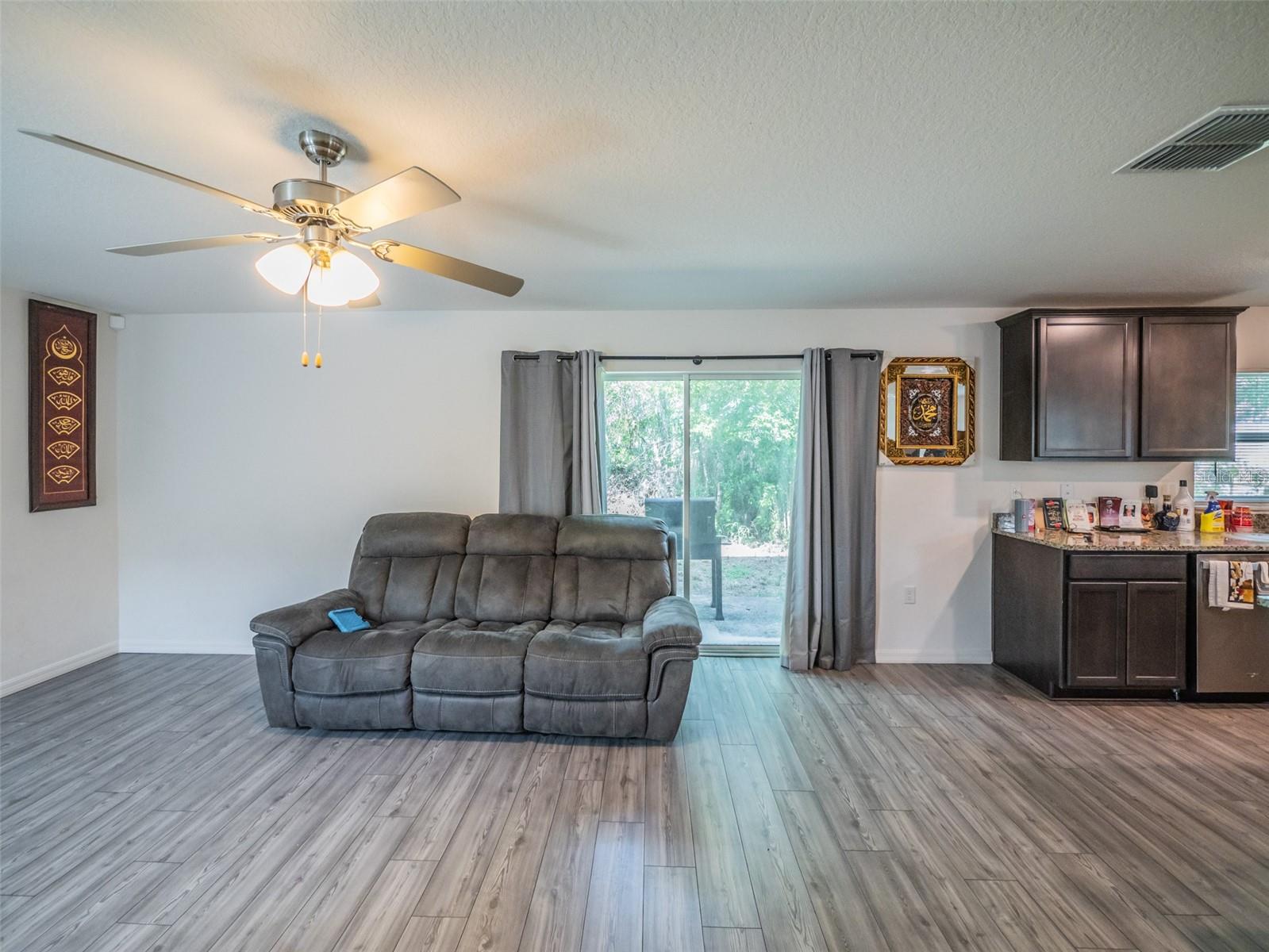 Image 10 of 25 For 938 Mansfield Road