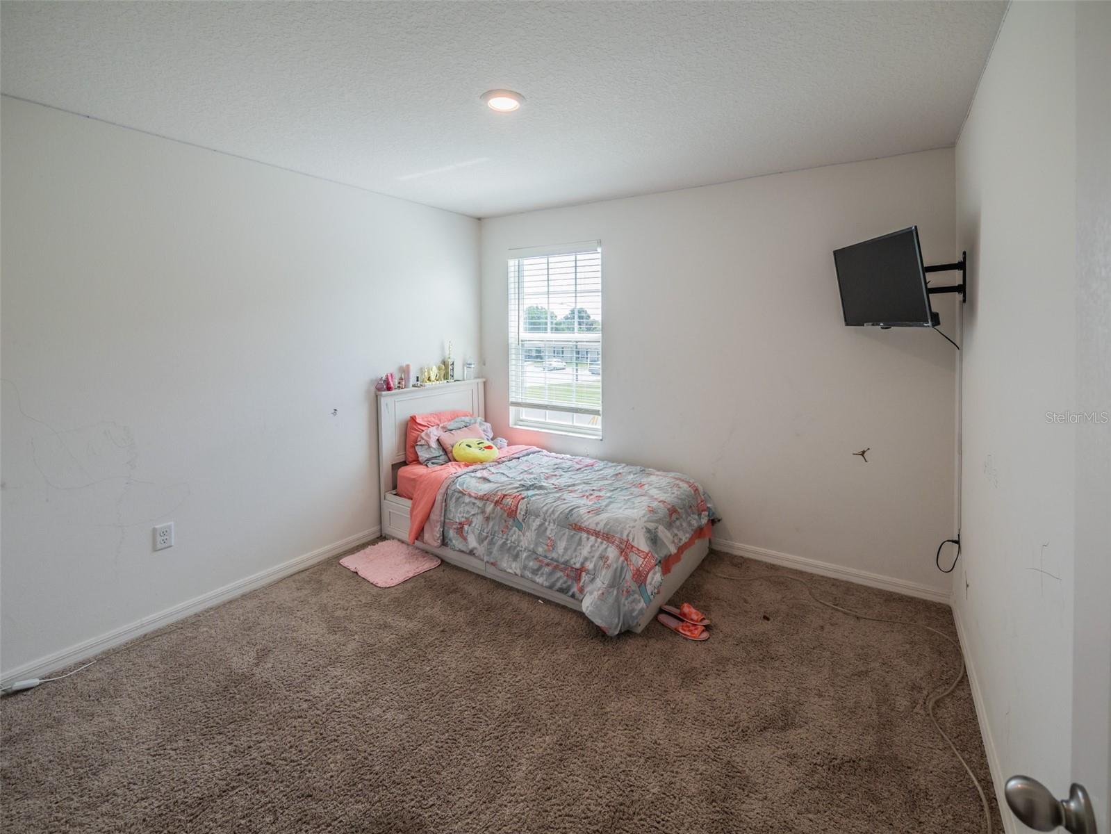 Image 17 of 25 For 938 Mansfield Road