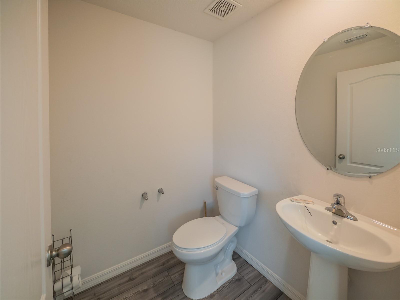 Image 7 of 25 For 938 Mansfield Road