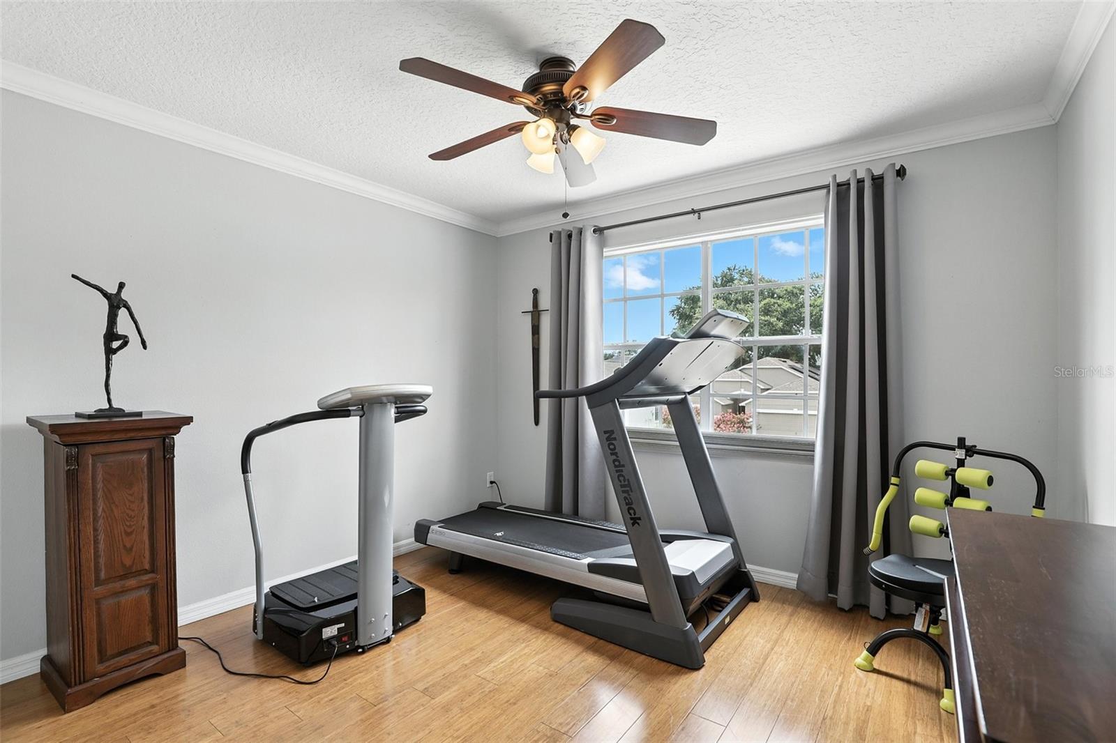 Image 18 of 25 For 1485 Waukon Circle