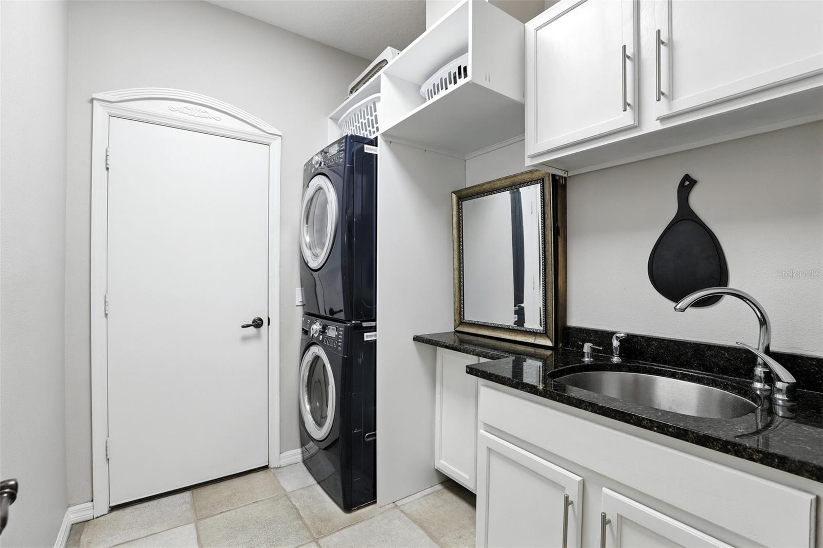 Image 19 of 25 For 1485 Waukon Circle