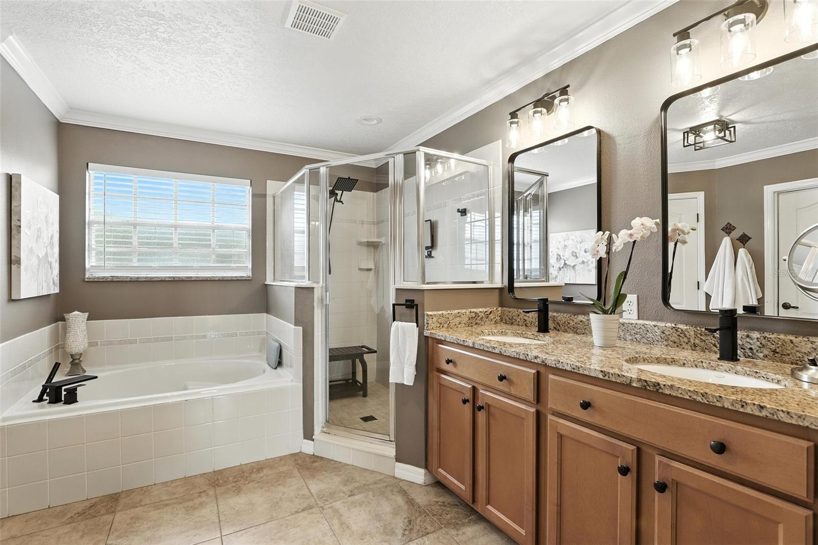 Image 9 of 25 For 1485 Waukon Circle