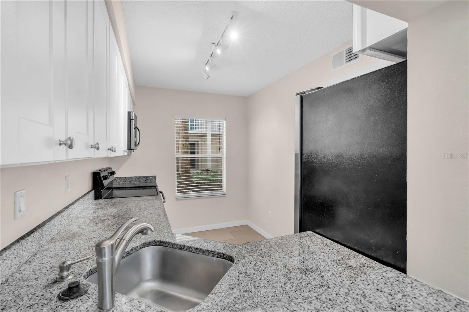 Image 4 of 15 For 7294 Cloister Drive 4