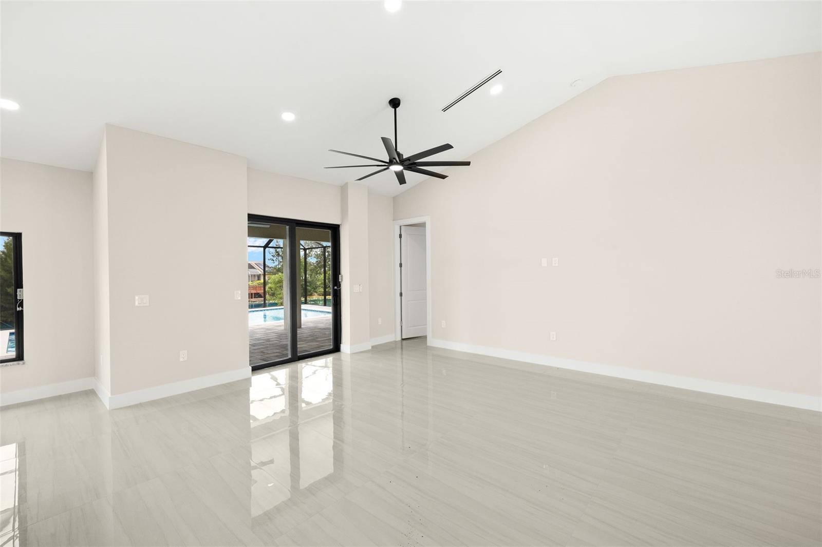 Image 4 of 27 For 2933 Santa Barbara Place