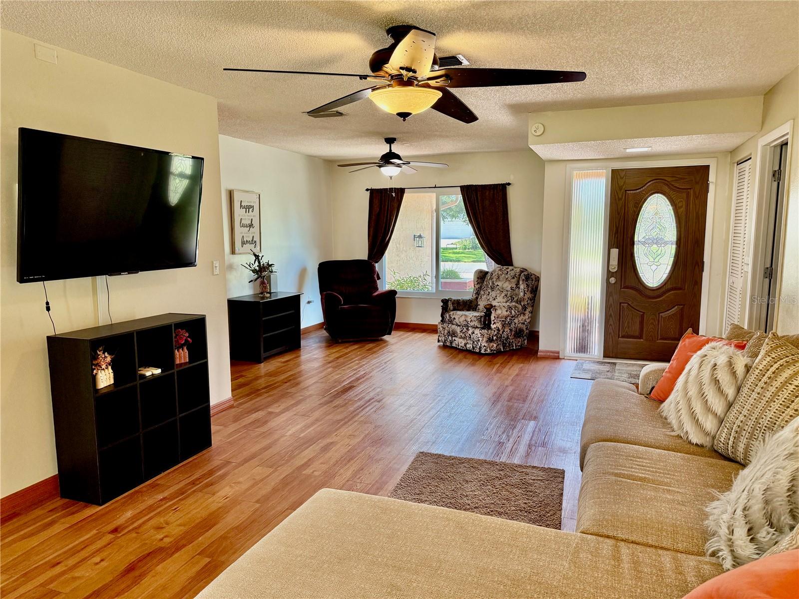Image 5 of 27 For 6806 18th Avenue W