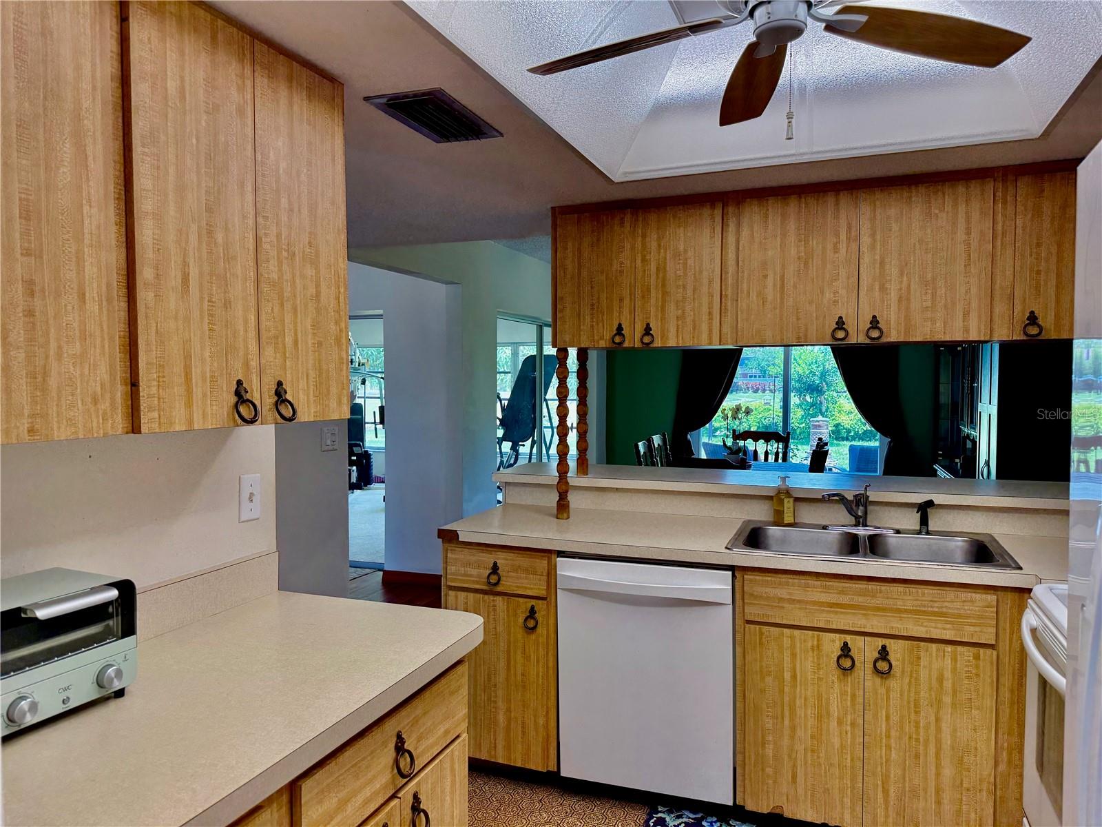 Image 7 of 27 For 6806 18th Avenue W