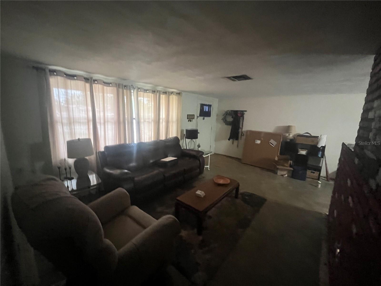 Image 3 of 17 For 11234 Areca Drive