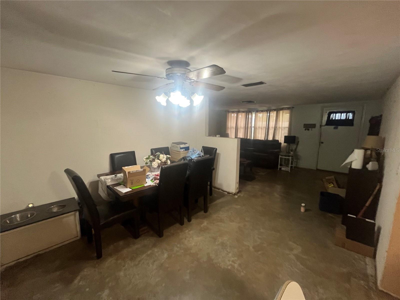 Image 5 of 17 For 11234 Areca Drive
