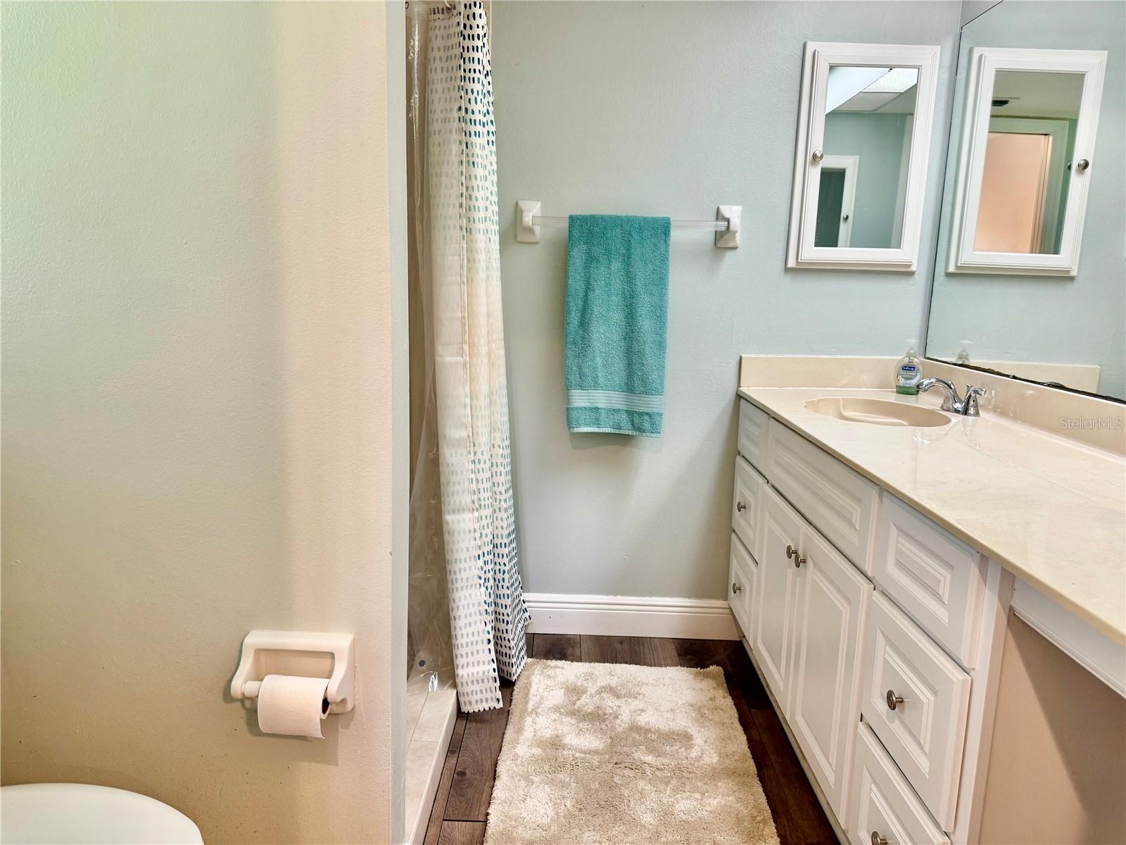 Image 15 of 26 For 4689 Oak Forest Drive E 1