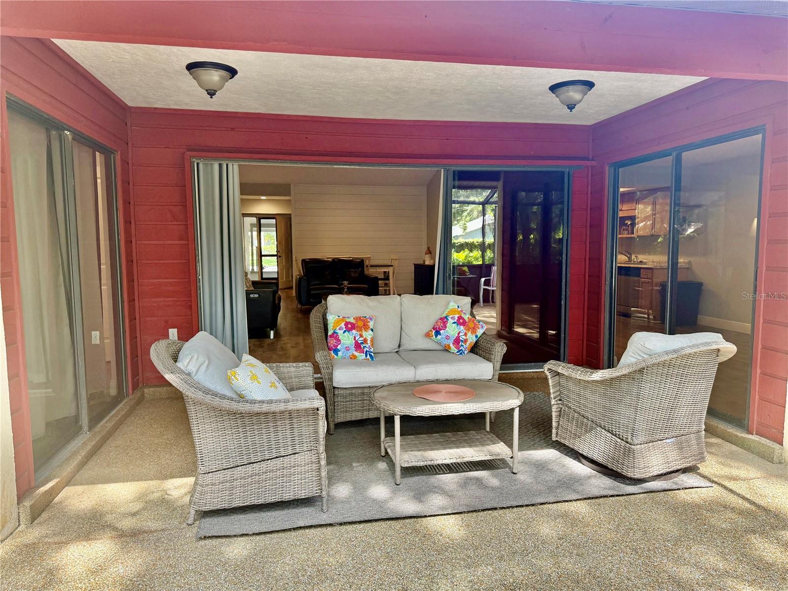 Image 18 of 26 For 4689 Oak Forest Drive E 1