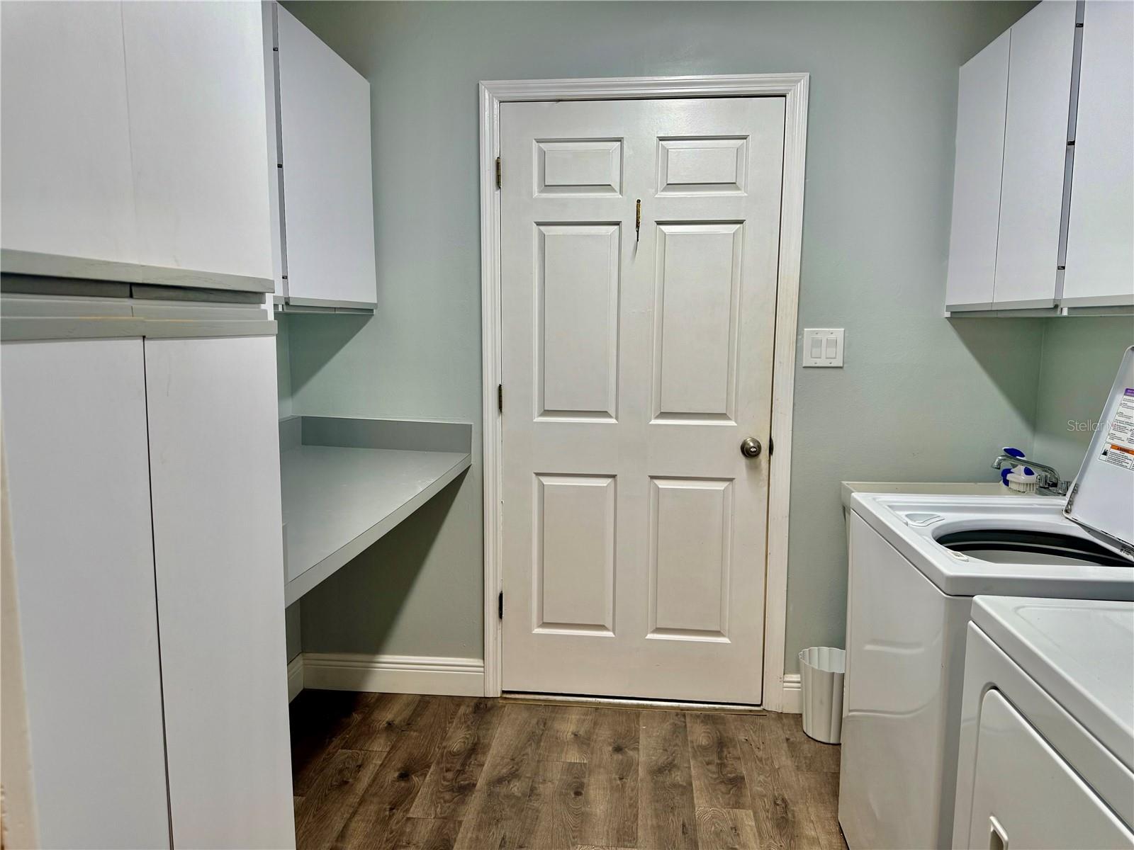 Image 8 of 26 For 4689 Oak Forest Drive E 1