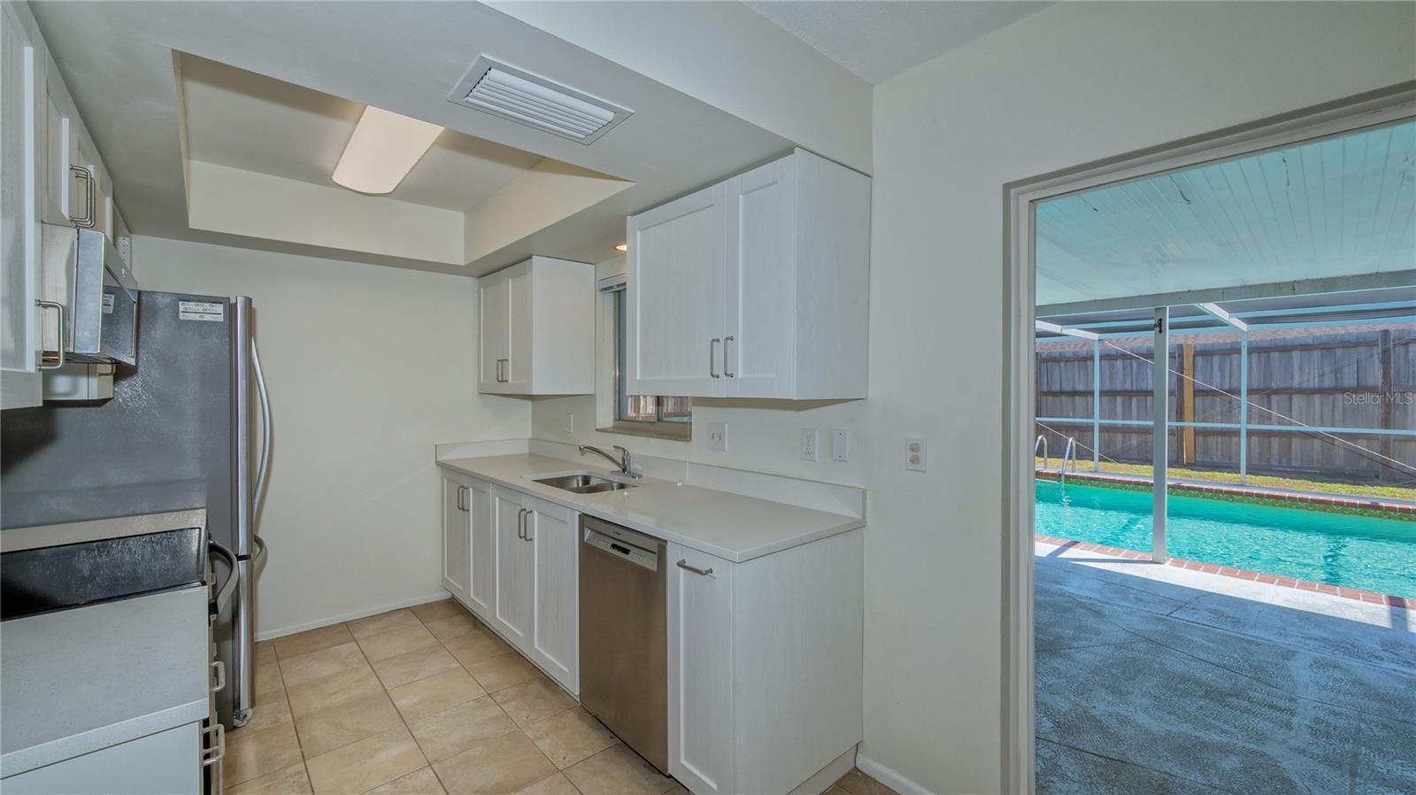 Image 18 of 34 For 3915 Allan Place