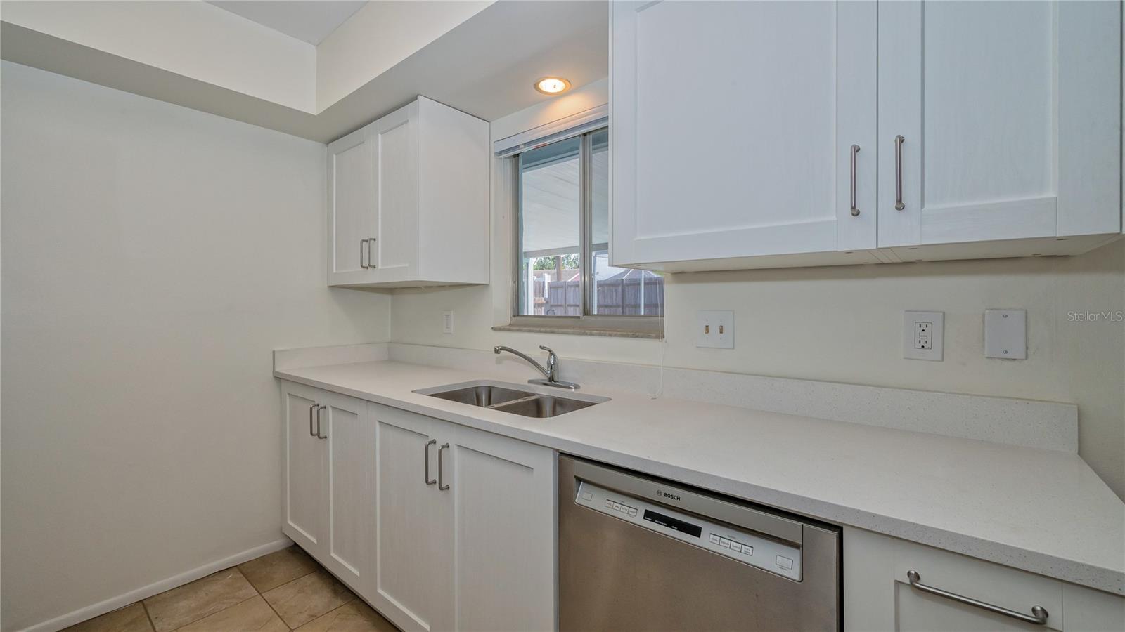Image 20 of 34 For 3915 Allan Place