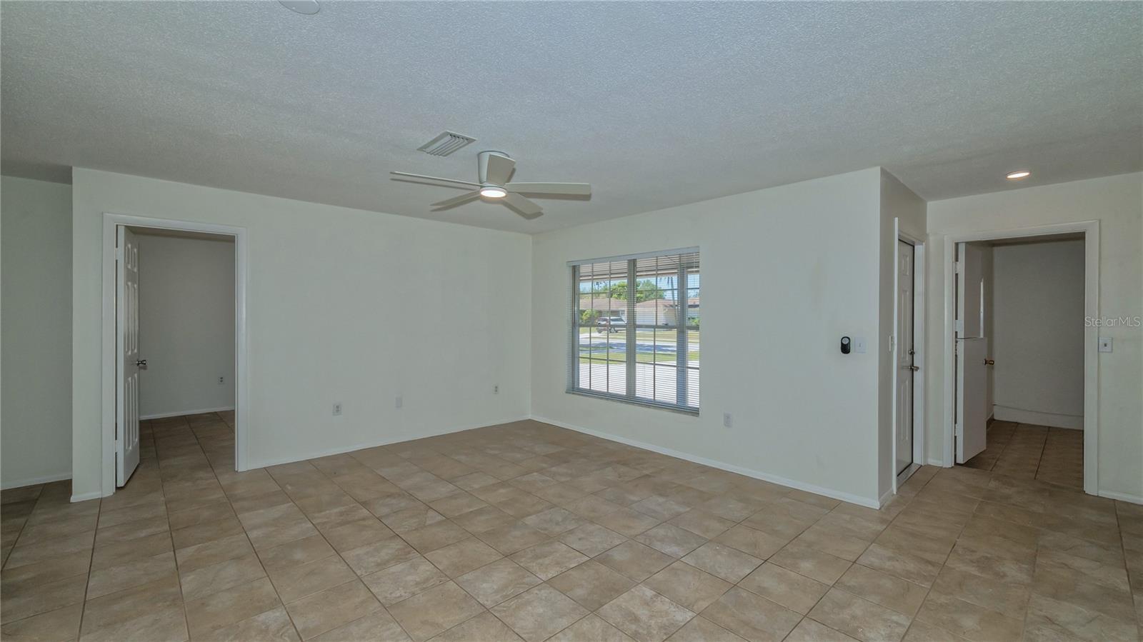 Image 7 of 34 For 3915 Allan Place