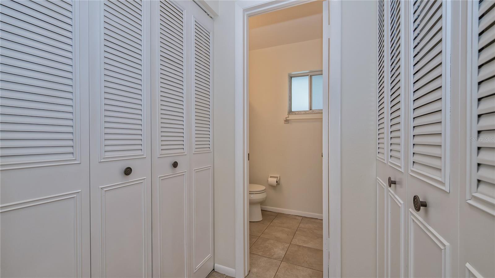 Image 9 of 34 For 3915 Allan Place