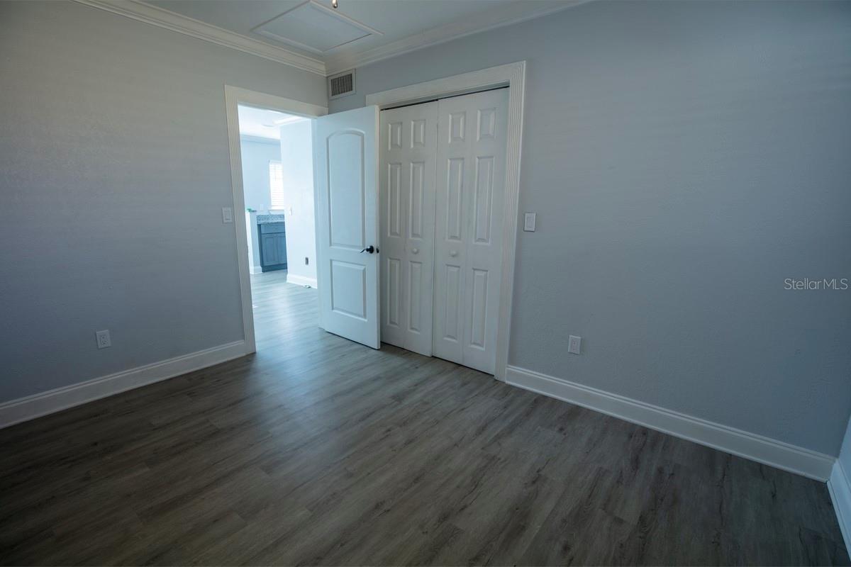 Image 10 of 16 For 6359 Gateway Avenue