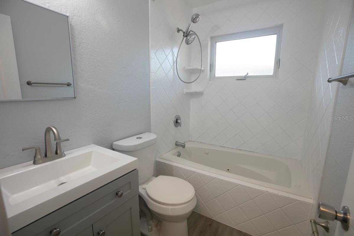 Image 11 of 16 For 6359 Gateway Avenue