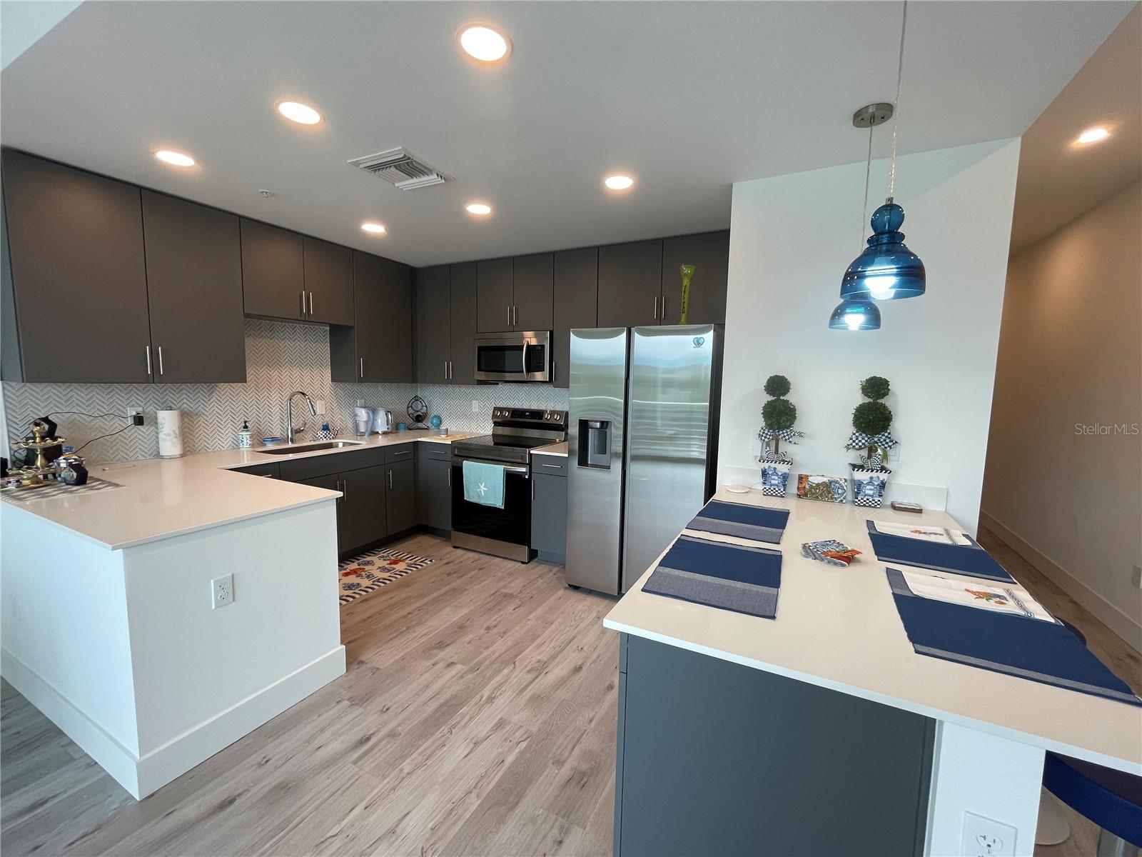 Image 11 of 49 For 1709 Tamiami Trail 213