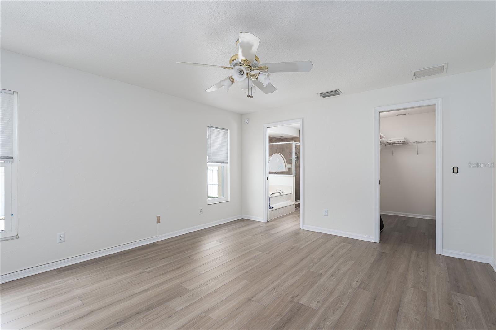 Image 12 of 41 For 6114 68th Drive E
