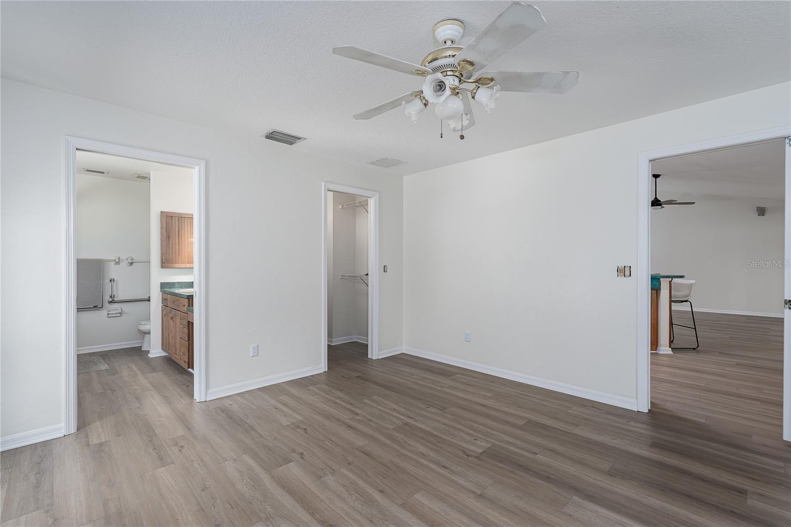 Image 13 of 41 For 6114 68th Drive E
