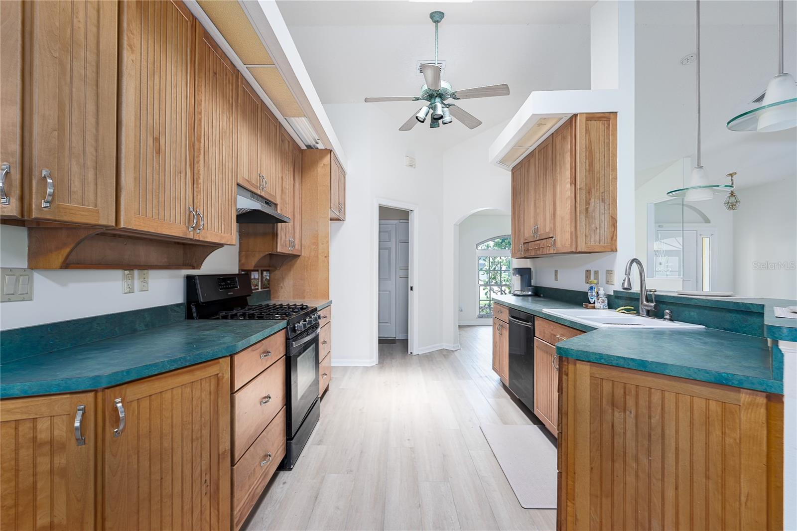 Image 15 of 41 For 6114 68th Drive E