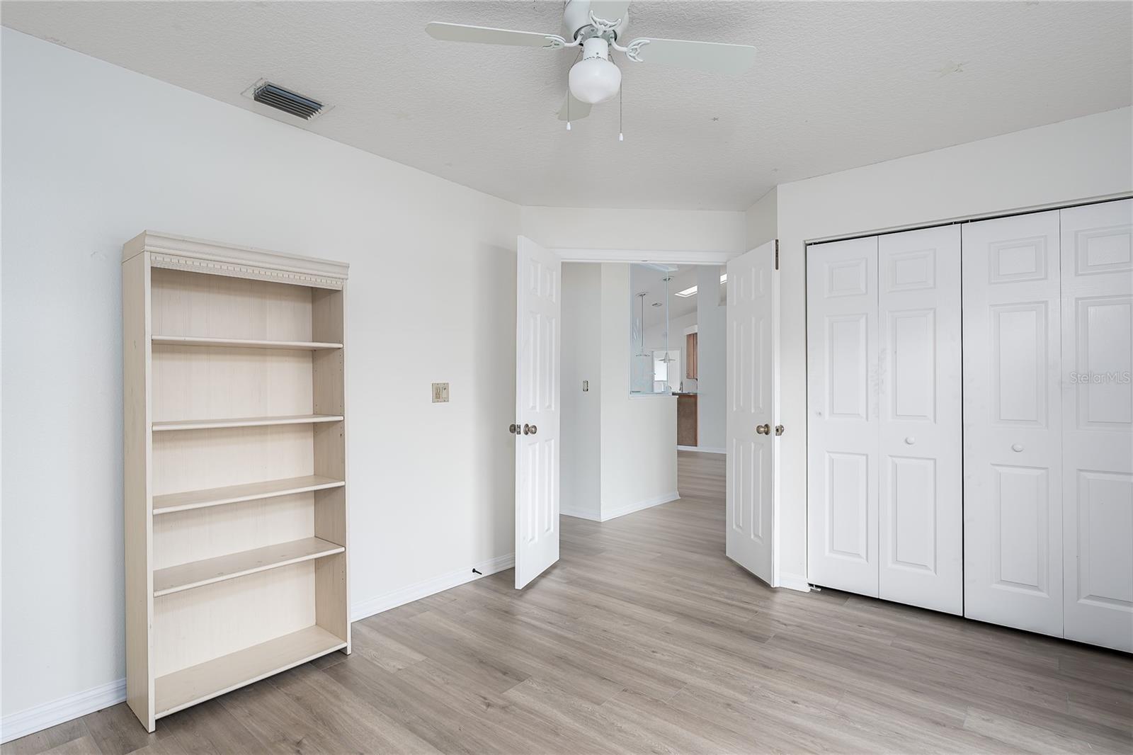 Image 19 of 41 For 6114 68th Drive E