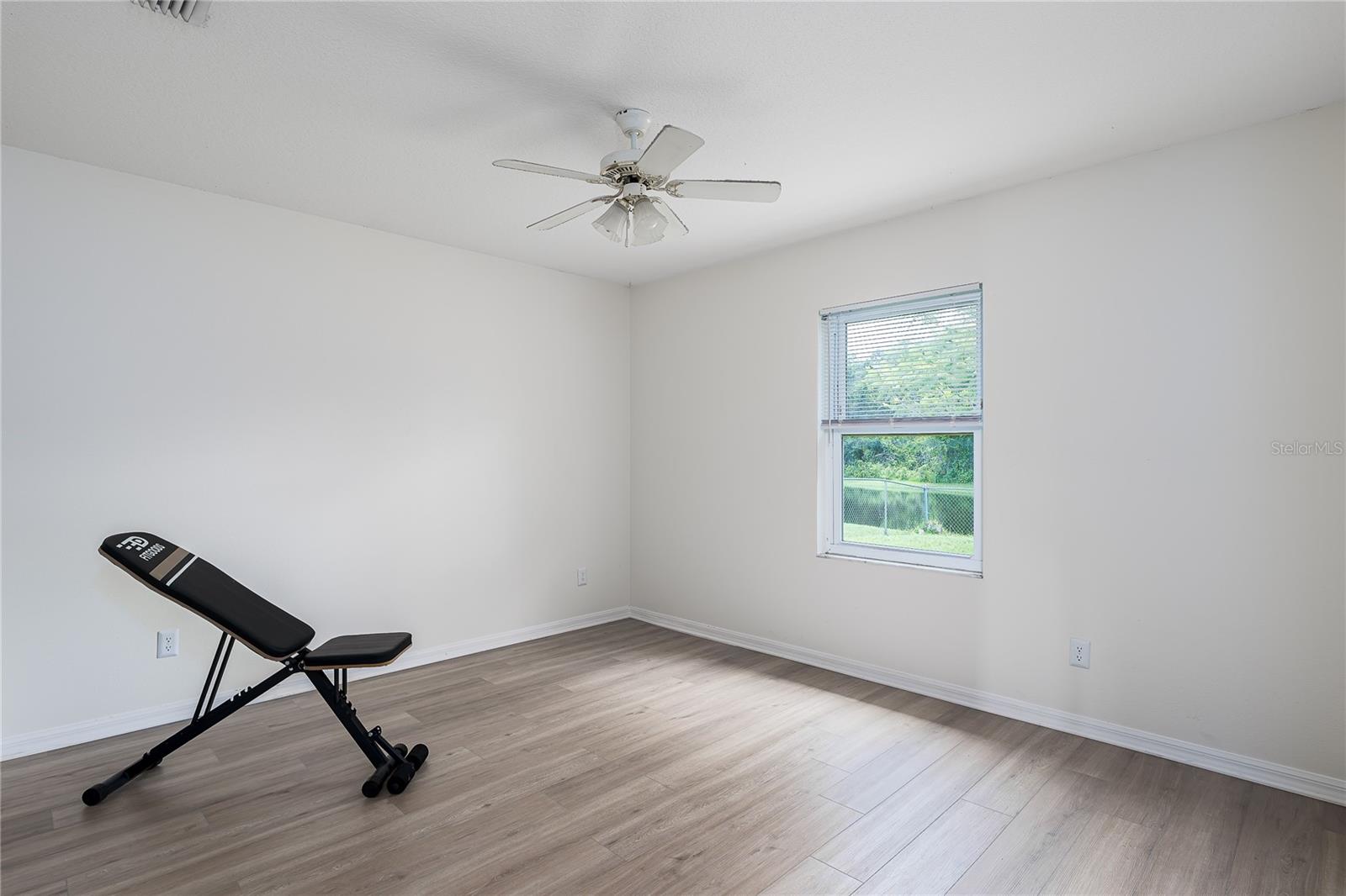 Image 21 of 41 For 6114 68th Drive E