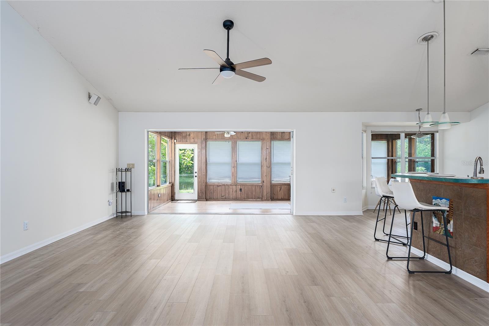 Image 7 of 41 For 6114 68th Drive E