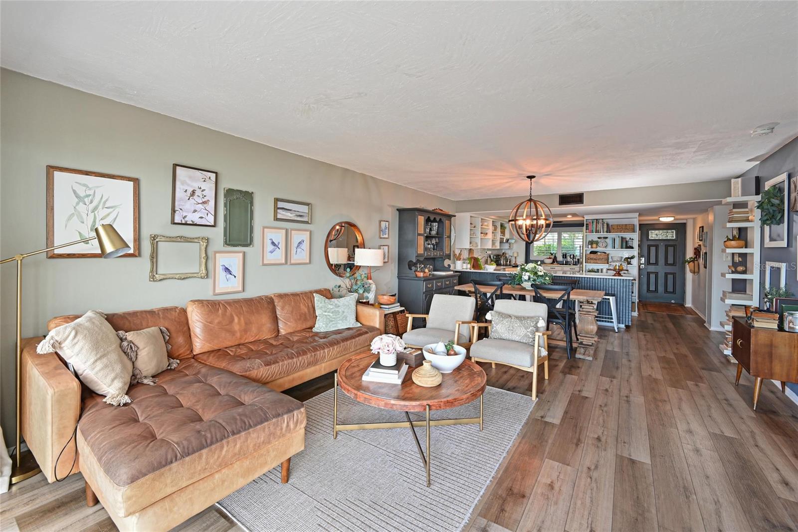 Image 7 of 43 For 1510 1st Avenue W 102
