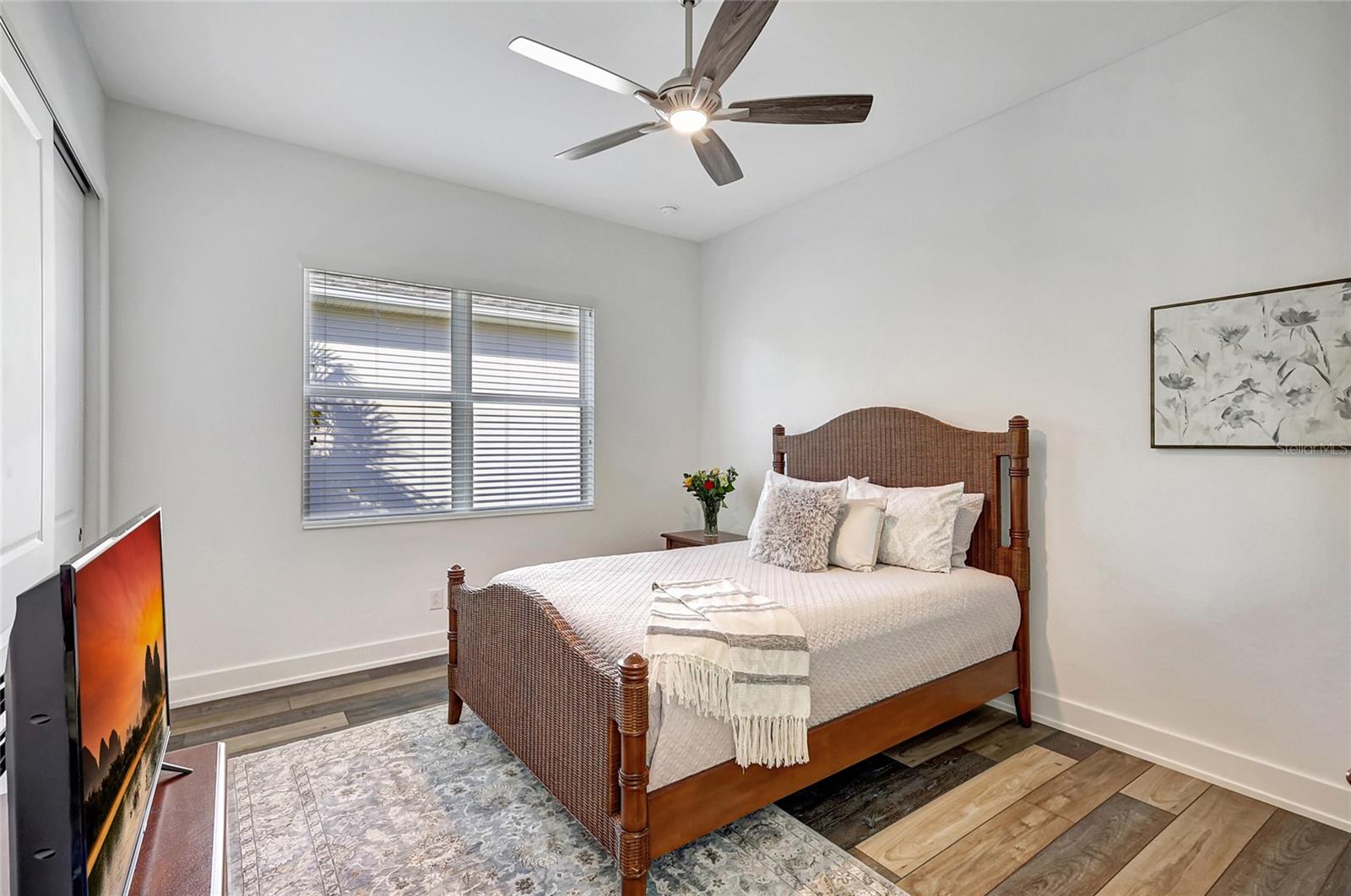 Image 41 of 97 For 8276 Redonda Loop