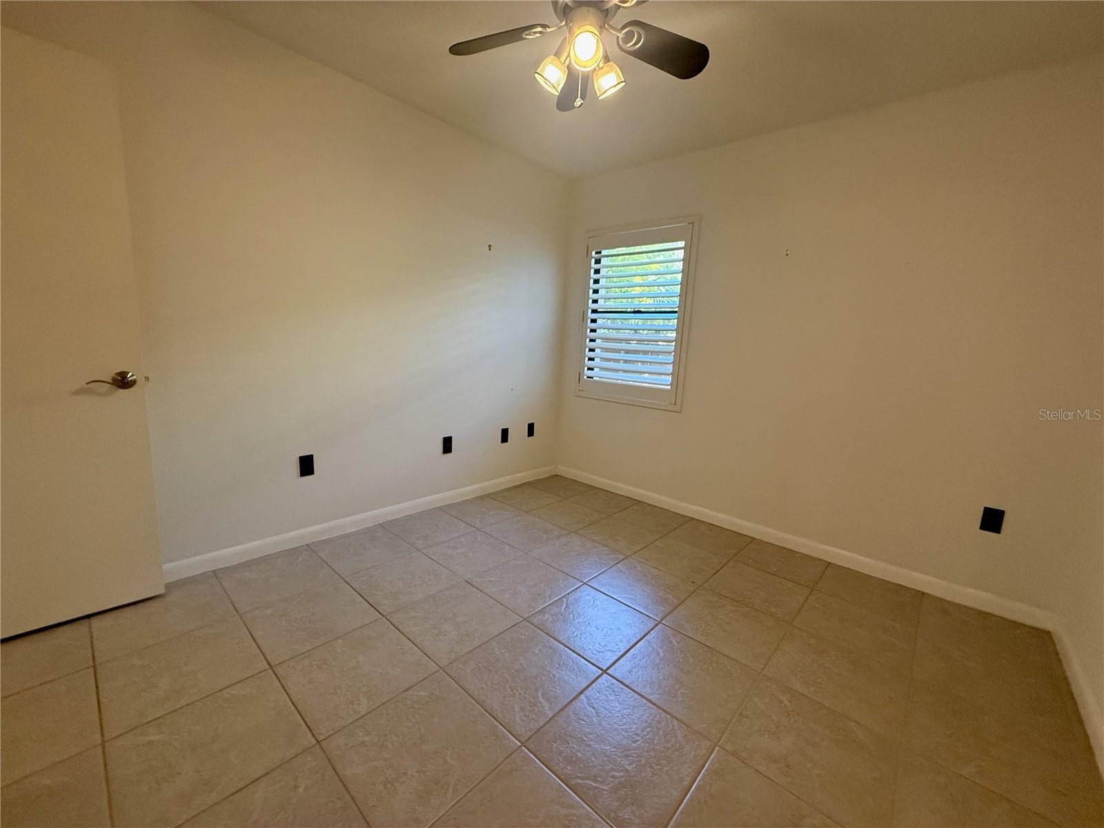Image 11 of 27 For 631 Orange Avenue 102