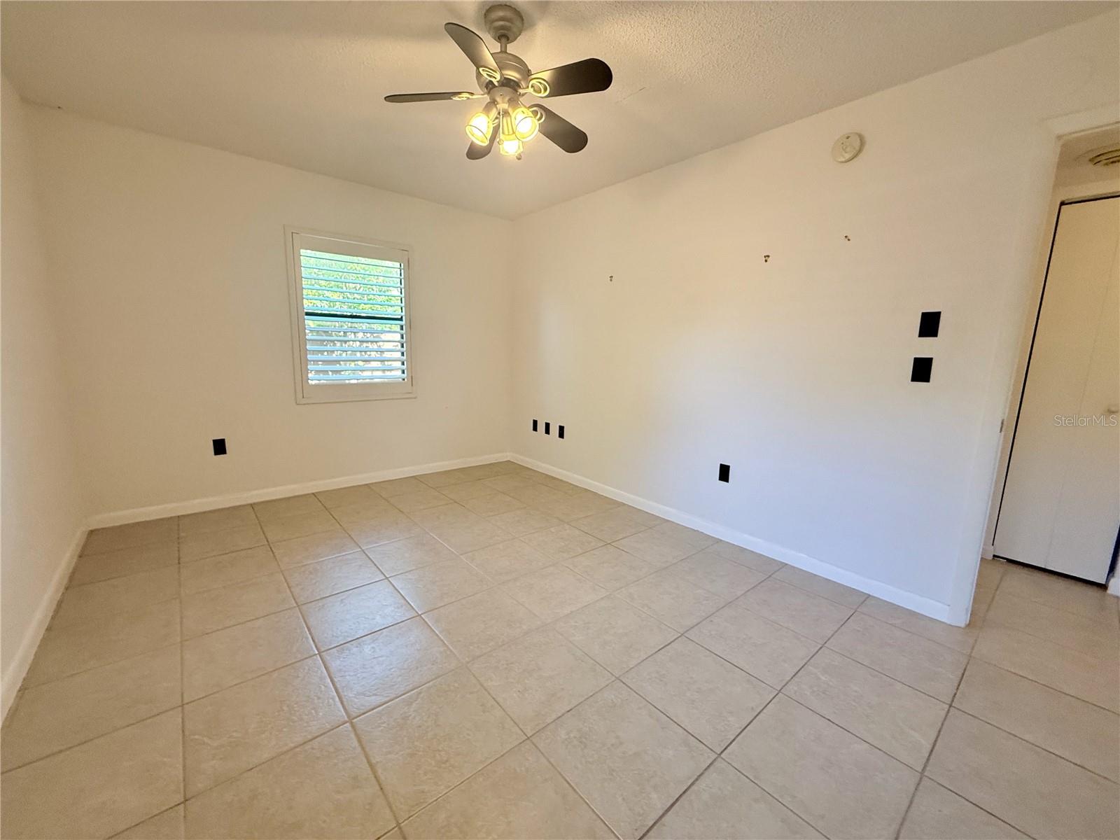 Image 7 of 27 For 631 Orange Avenue 102