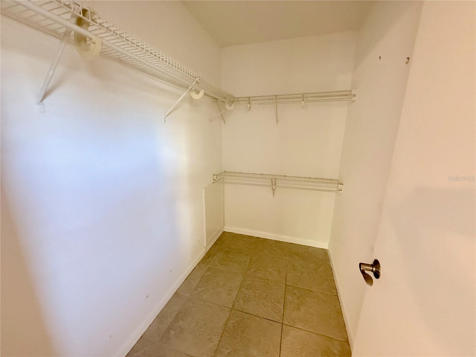 Image 9 of 27 For 631 Orange Avenue 102