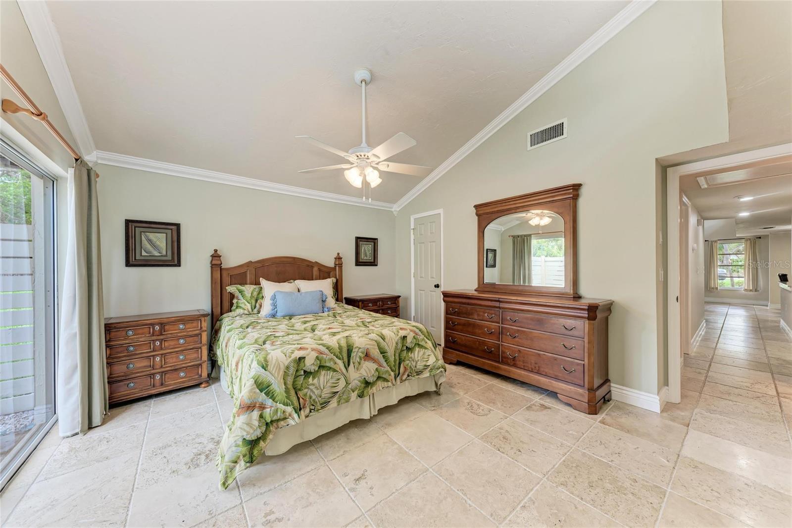 Image 11 of 29 For 2237 Circlewood Drive 18