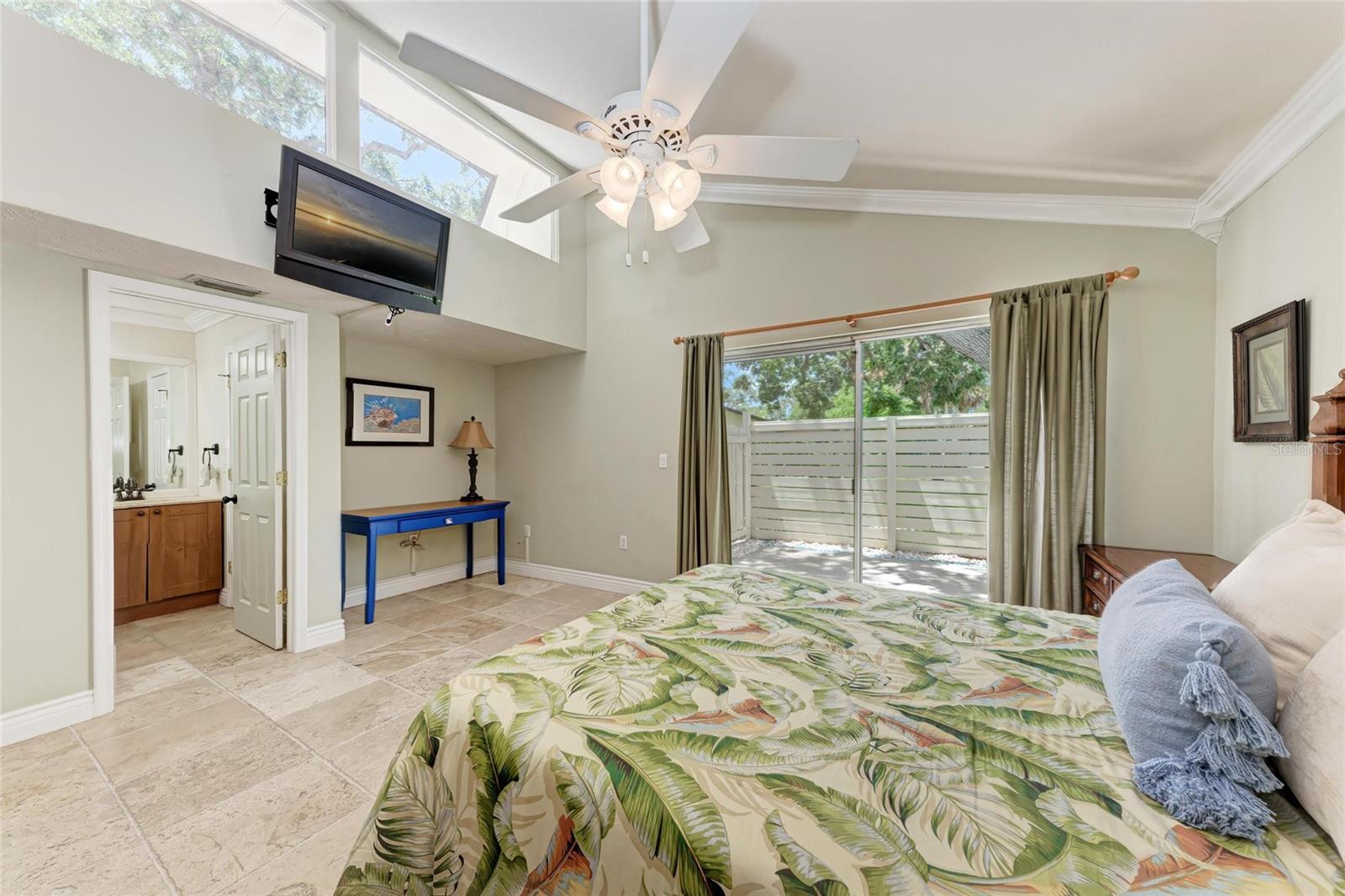 Image 13 of 29 For 2237 Circlewood Drive 18